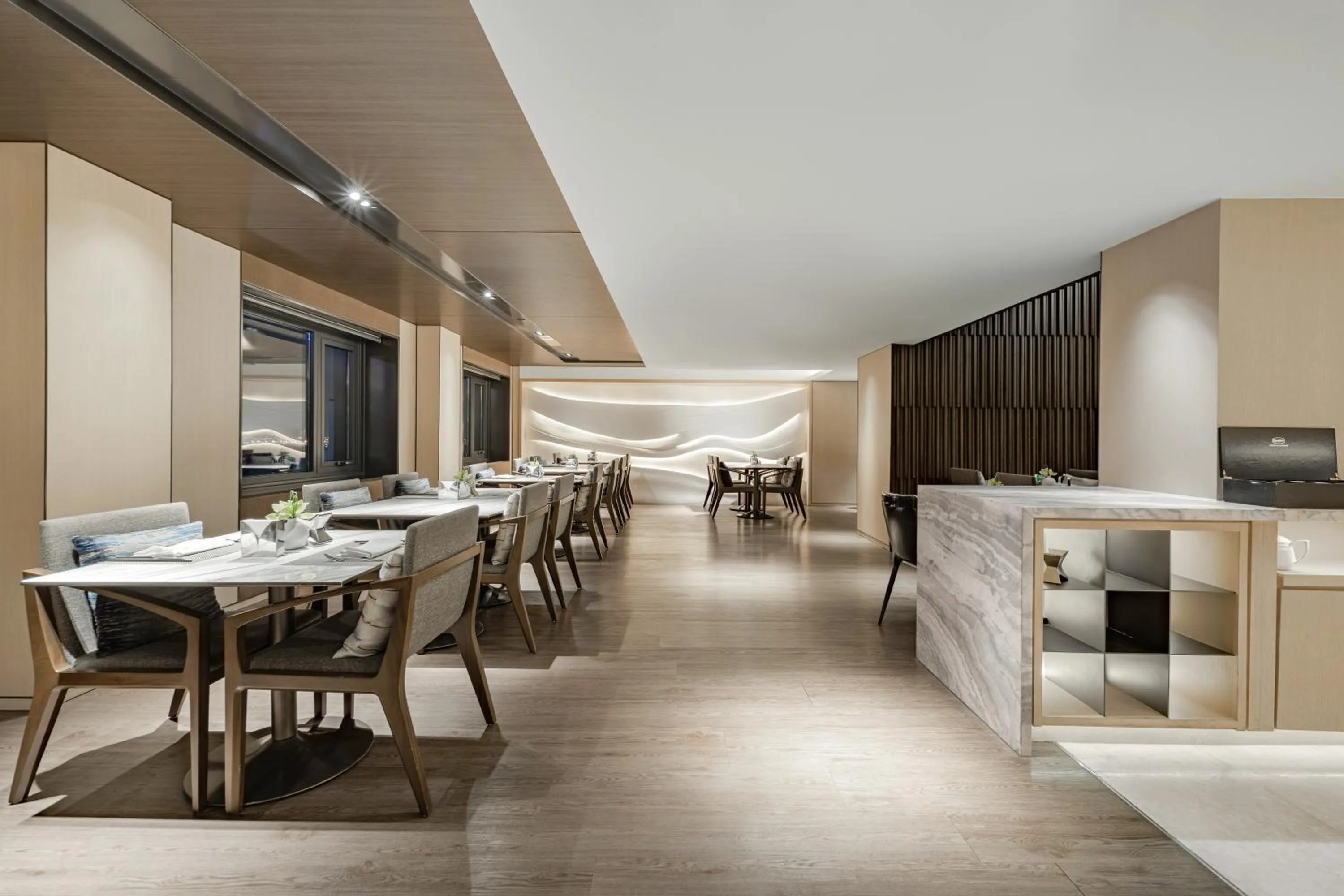 Restaurant/places to eat in Radisson Collection Hotel, Yangtze Shanghai