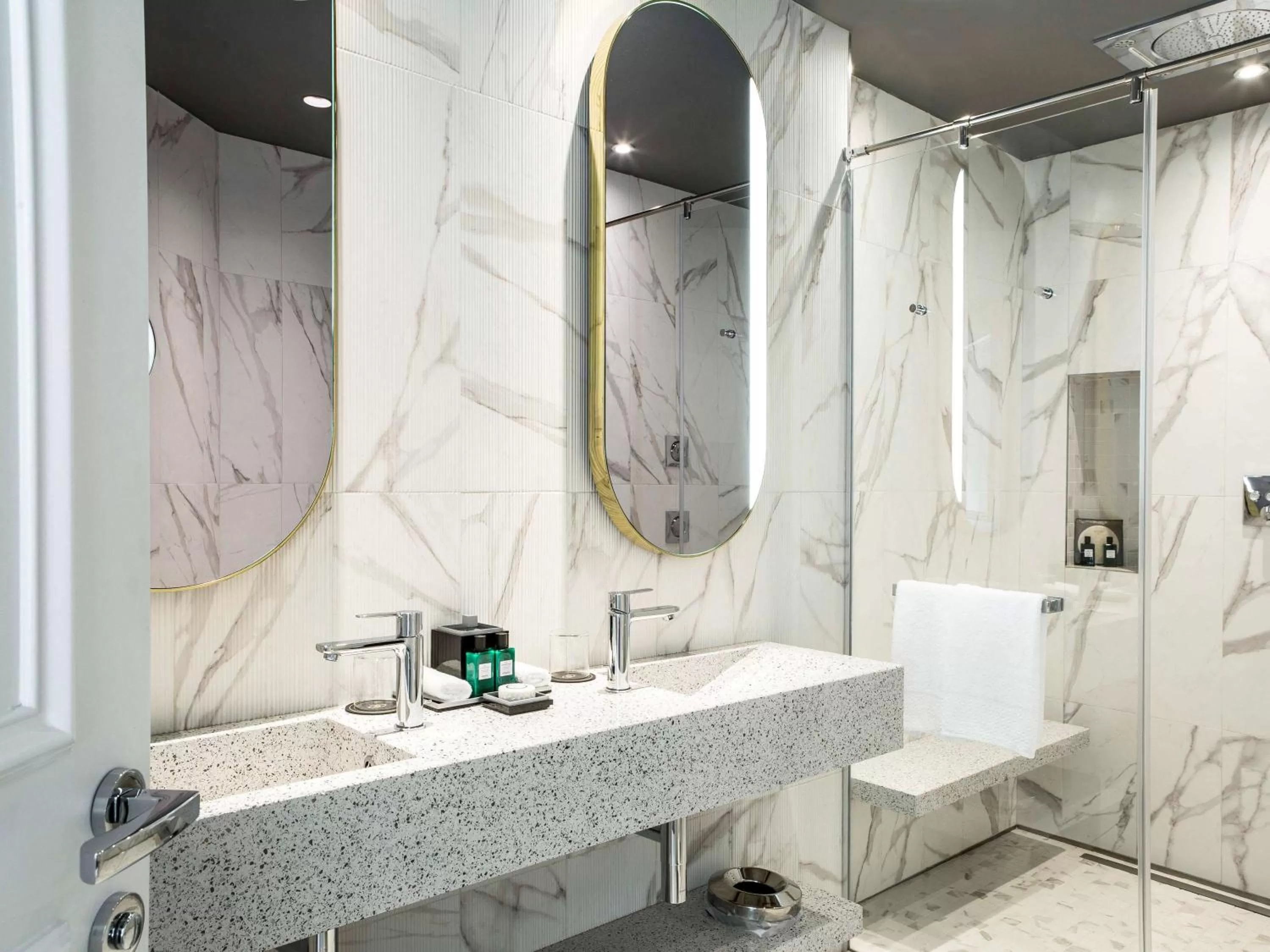 Photo of the whole room in Sofitel Roma Villa Borghese