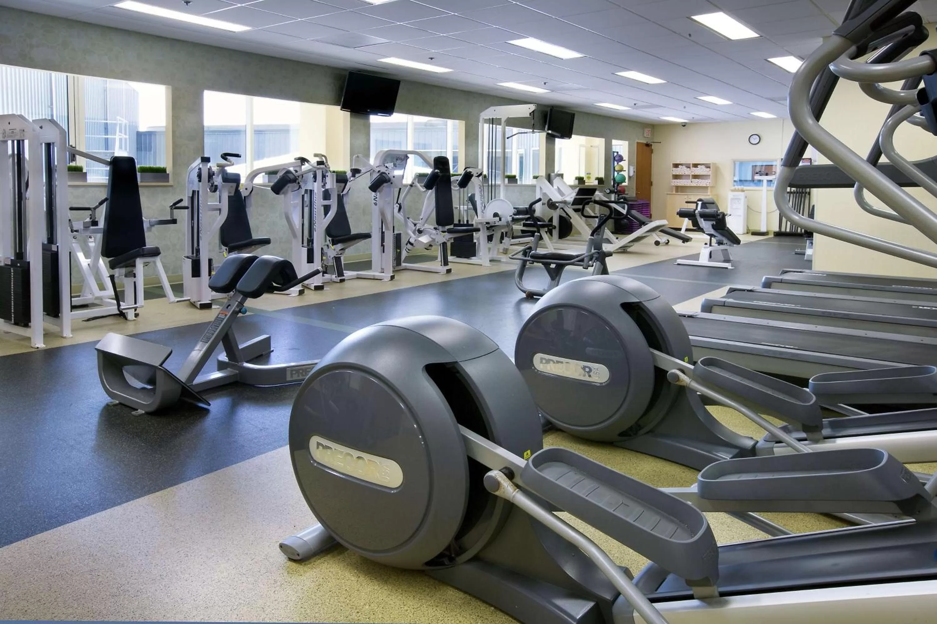 Fitness centre/facilities in Embassy Suites by Hilton Washington DC Chevy Chase Pavilion