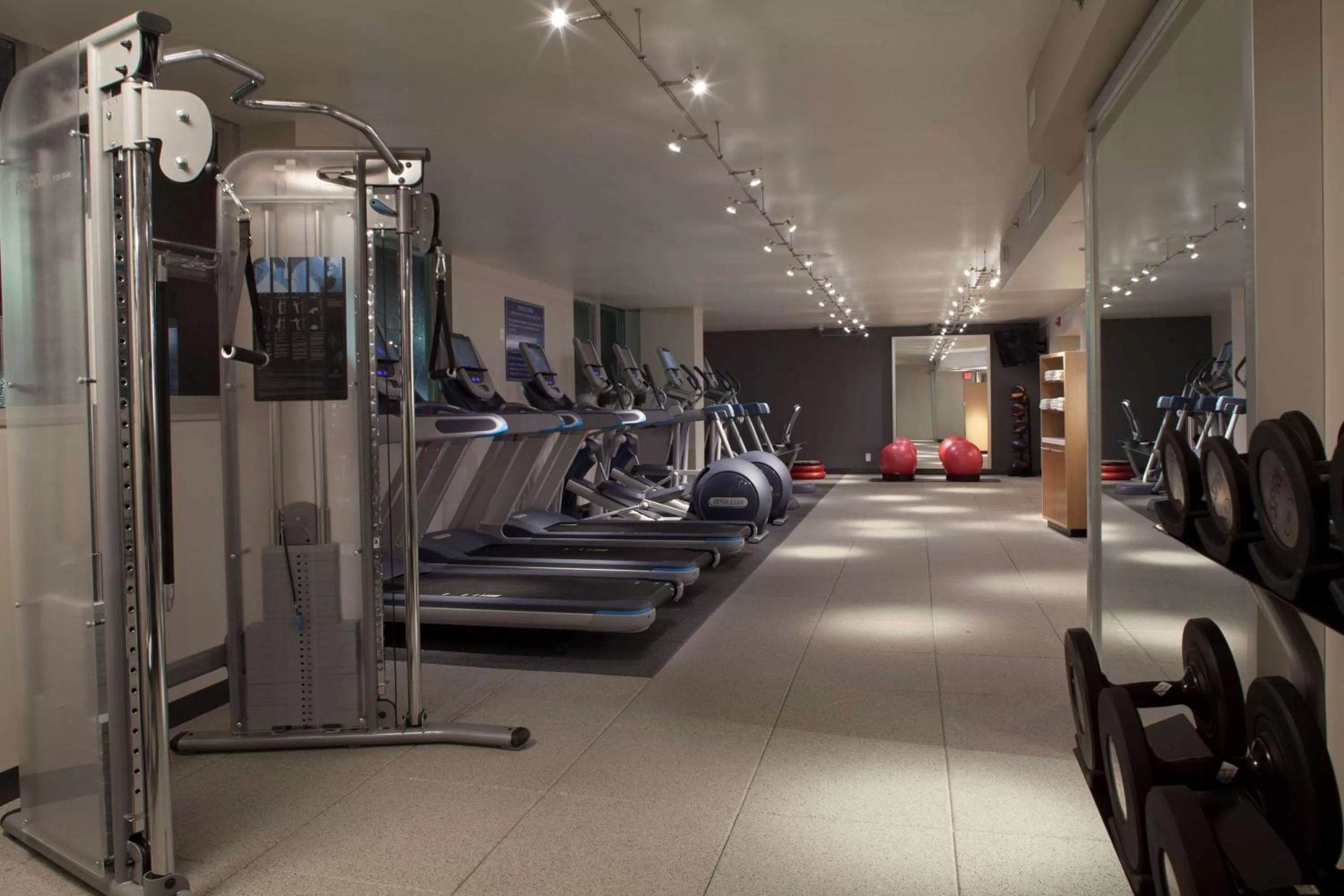 Fitness centre/facilities in DoubleTree by Hilton Hotel Jacksonville Airport