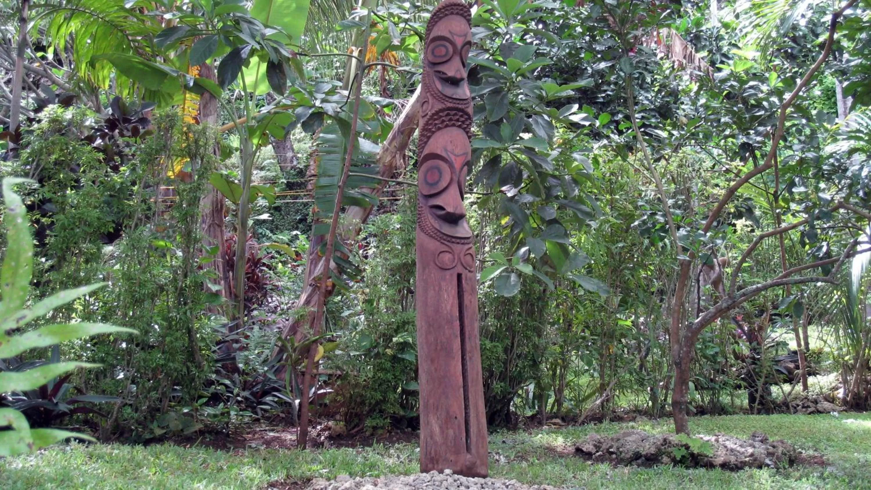 Garden, Property Logo/Sign in Coral Motel & Apartments