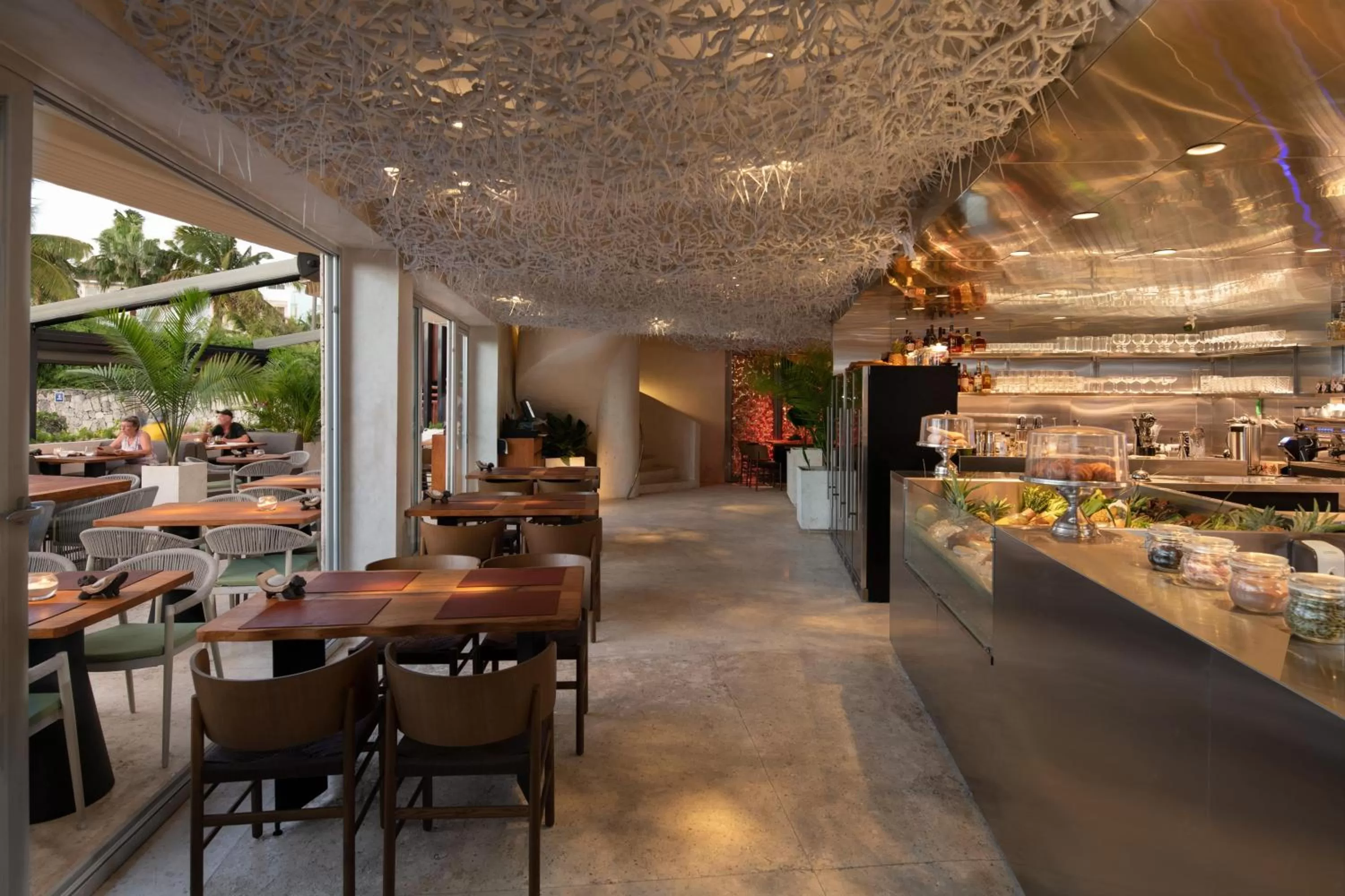 Restaurant/Places to Eat in DUCASSI SUITES ROOFTOP POOL - BEACH CLUB and SPA