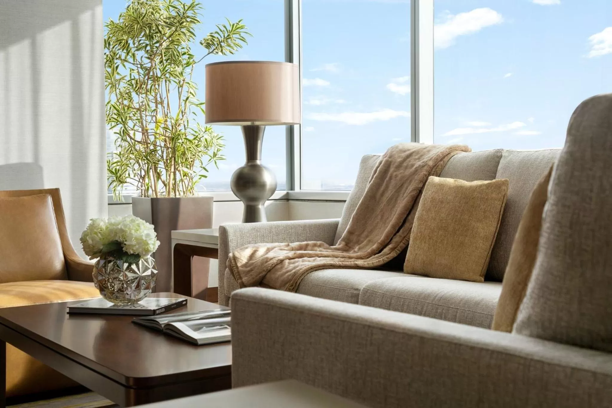 Photo of the whole room in InterContinental Houston by IHG