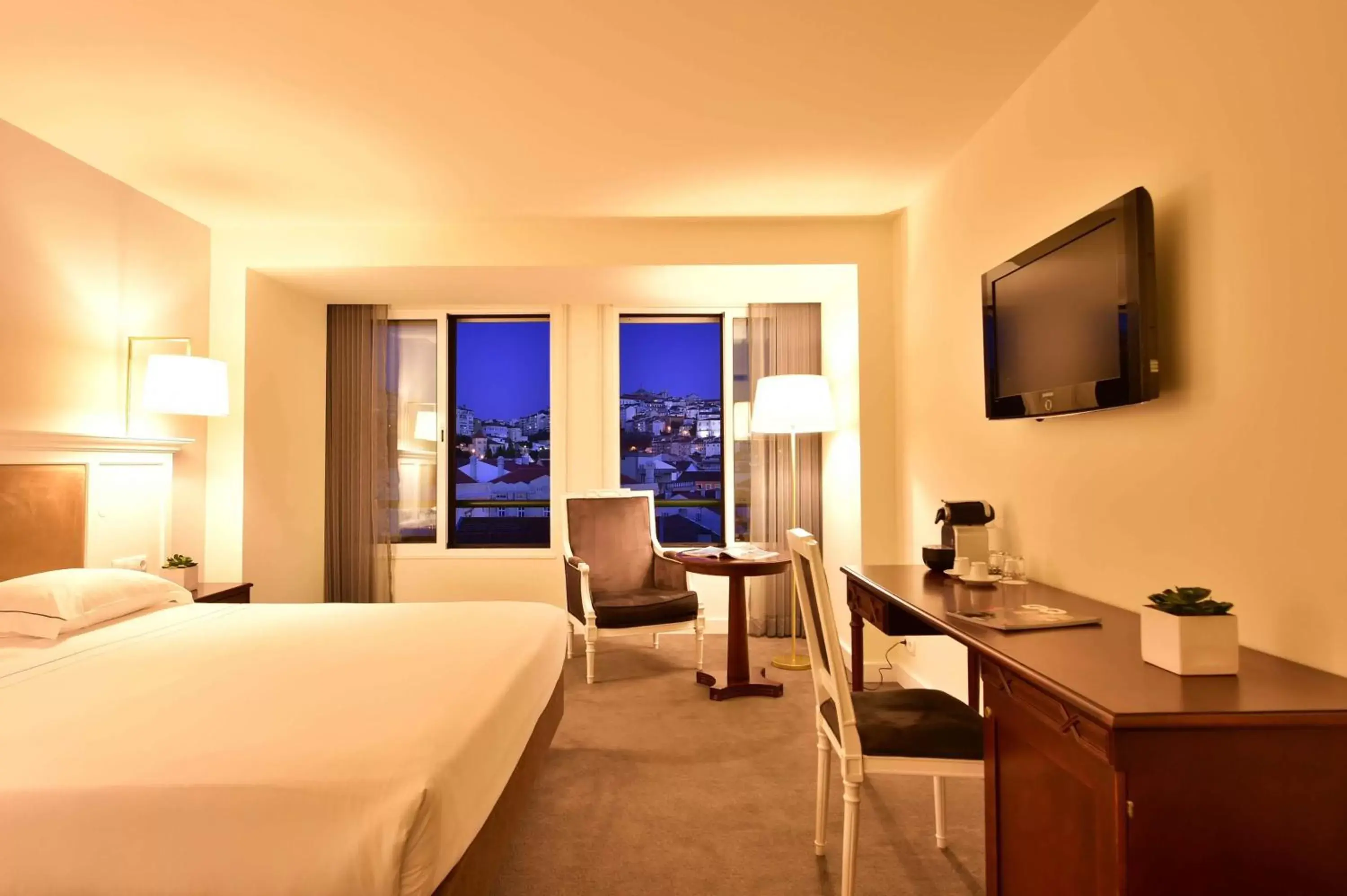 Standard Double or Twin Room in Tivoli Coimbra Hotel Standard Double or Twin Room in Tivoli Coimbra Hotel