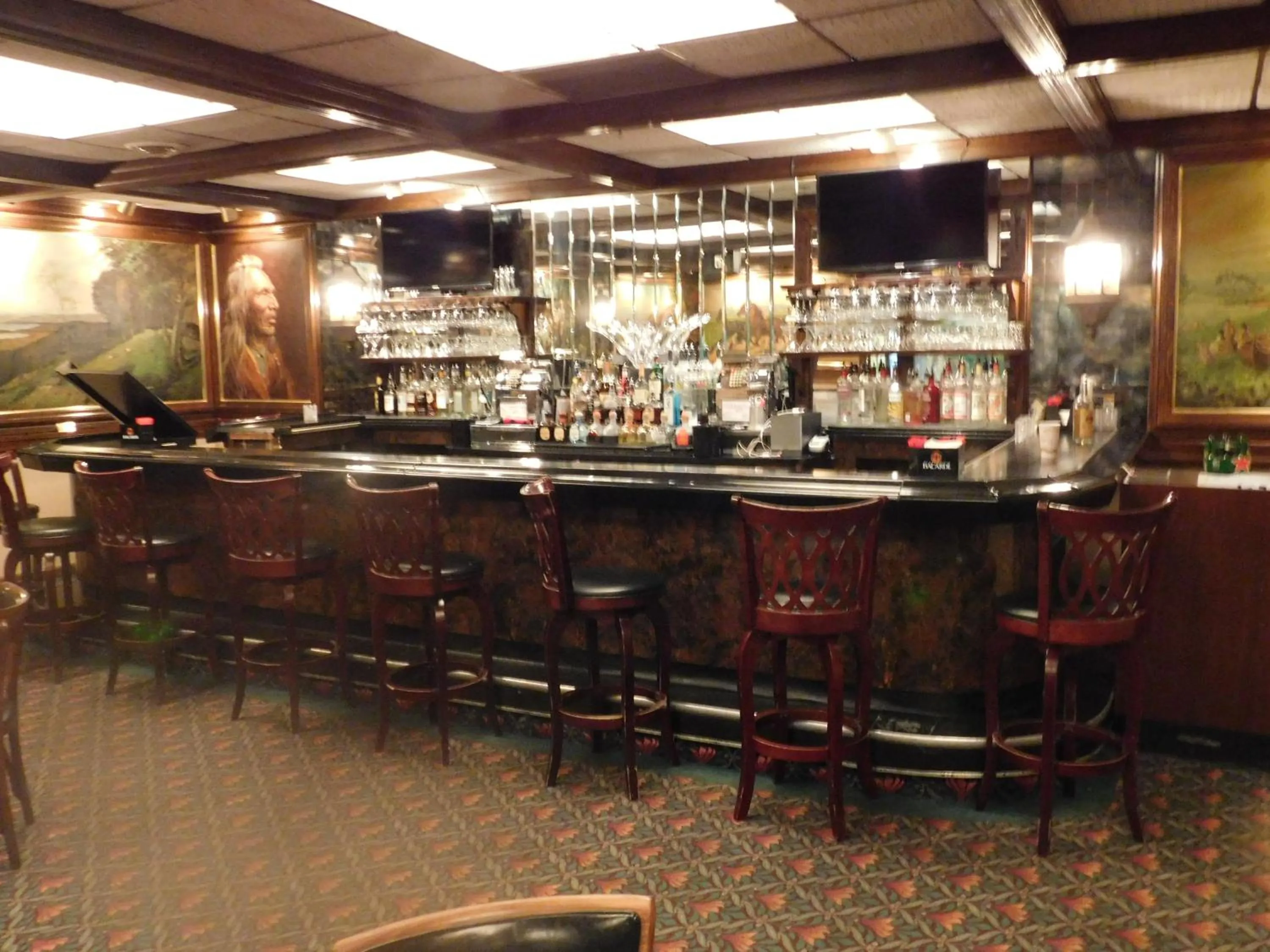 Lounge or bar in West Gate Inn Nyack