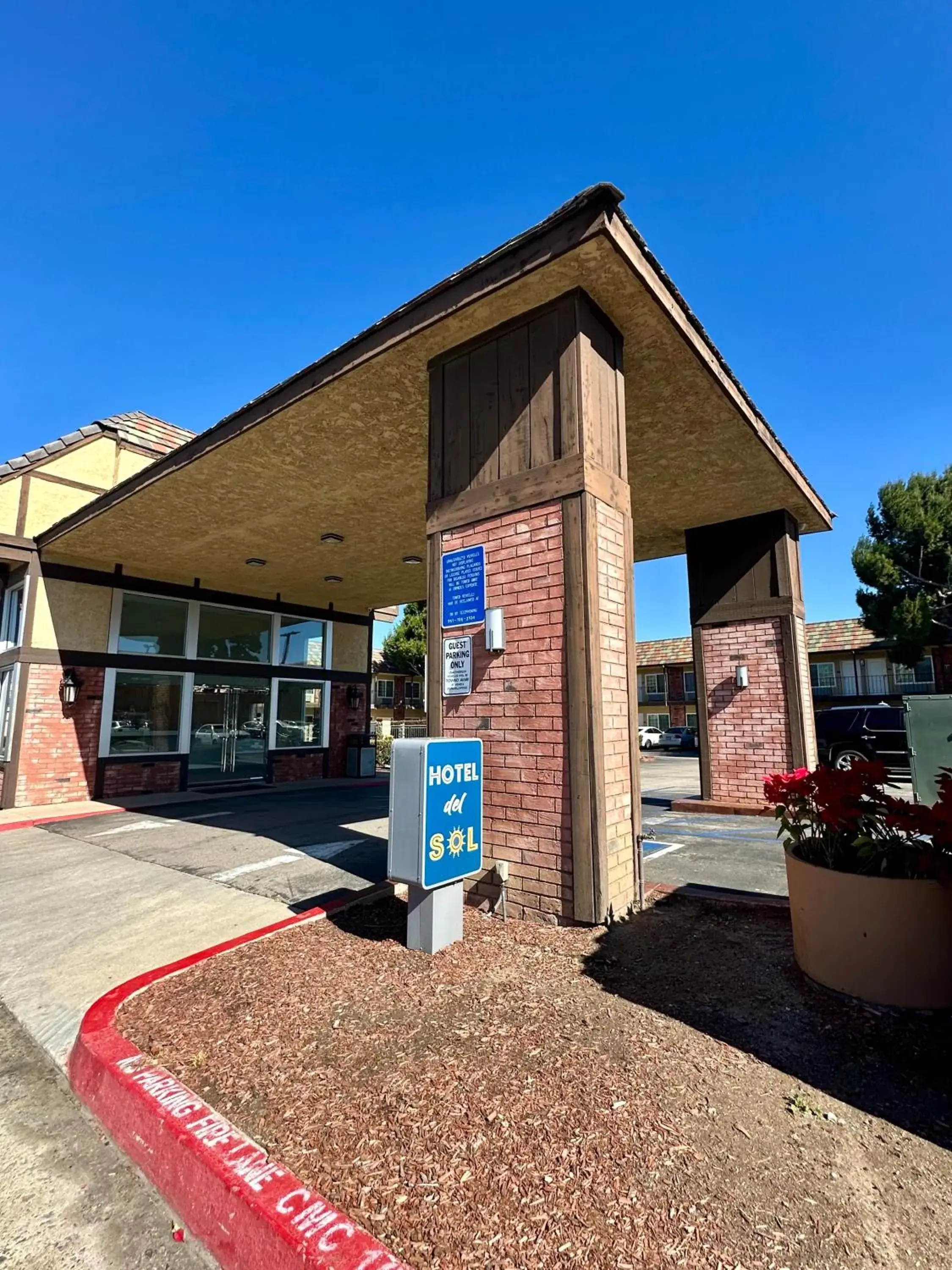 Property Building in Hotel del SOL Property Building in Hotel del SOL