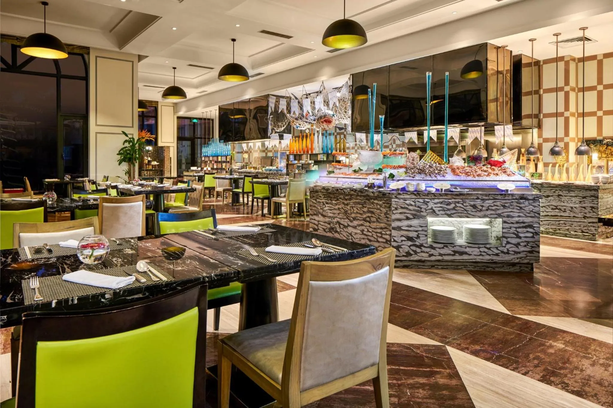 Restaurant/places to eat in Crowne Plaza Zhengzhou by IHG