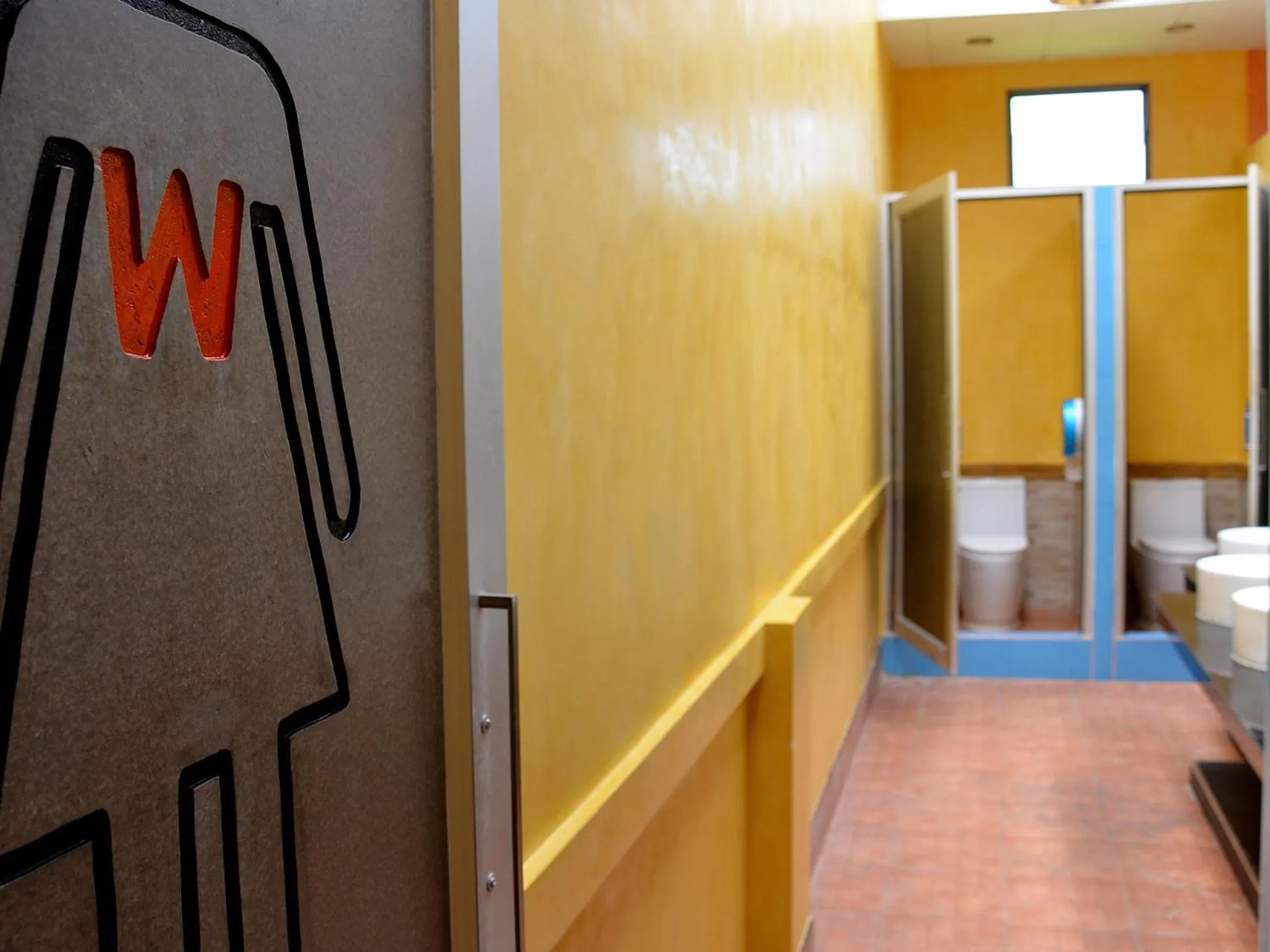 Toilet, Bed in Salsa Hostel