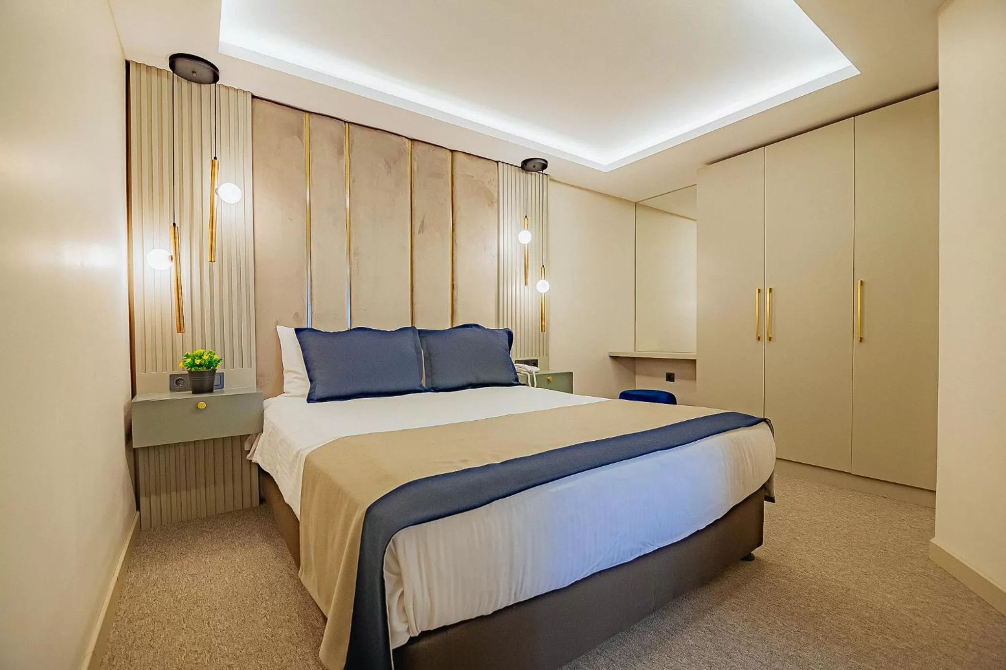 Bedroom, Bed in The Milltown Hotel