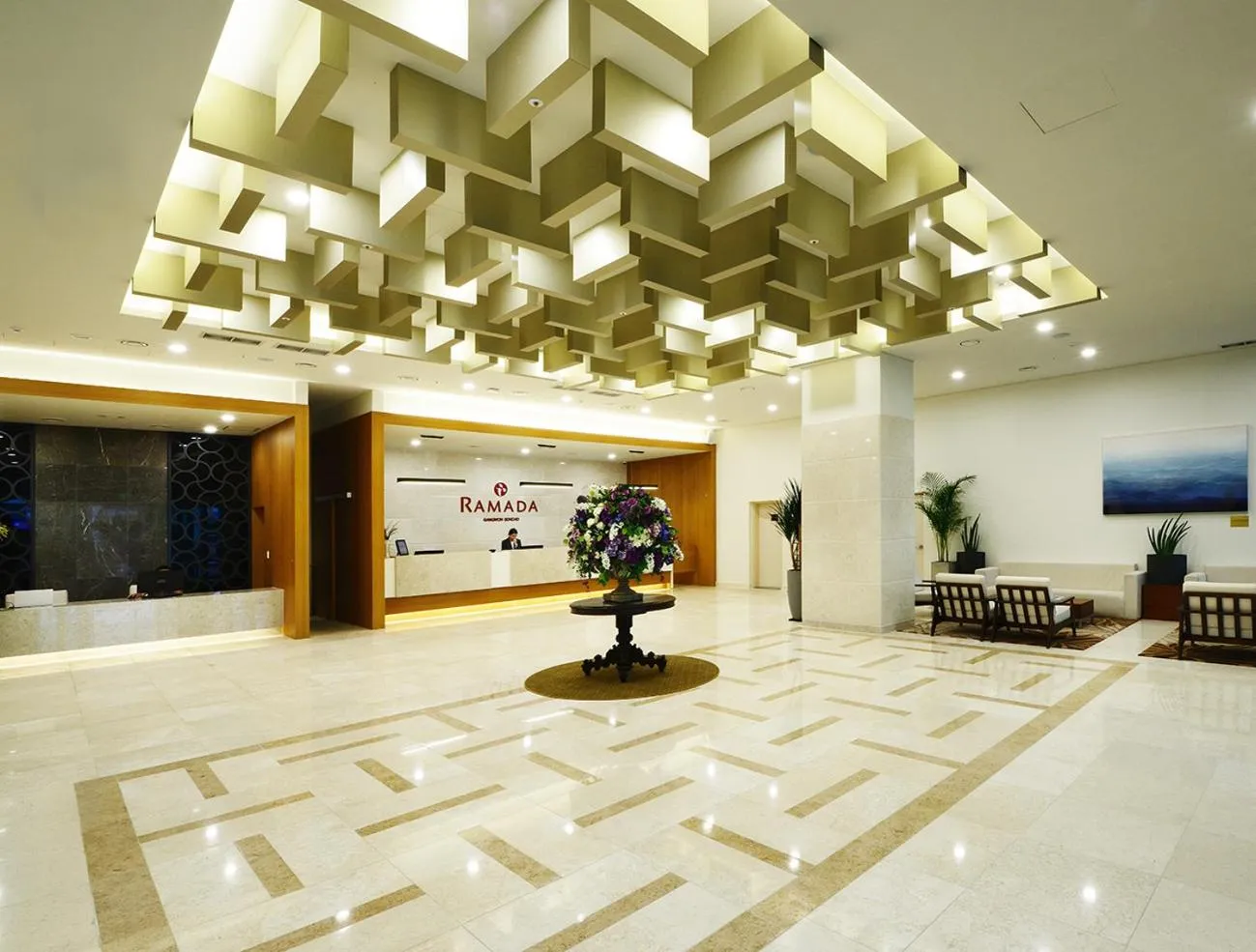 Lobby or reception in Ramada by Wyndham Gangwon Sokcho
