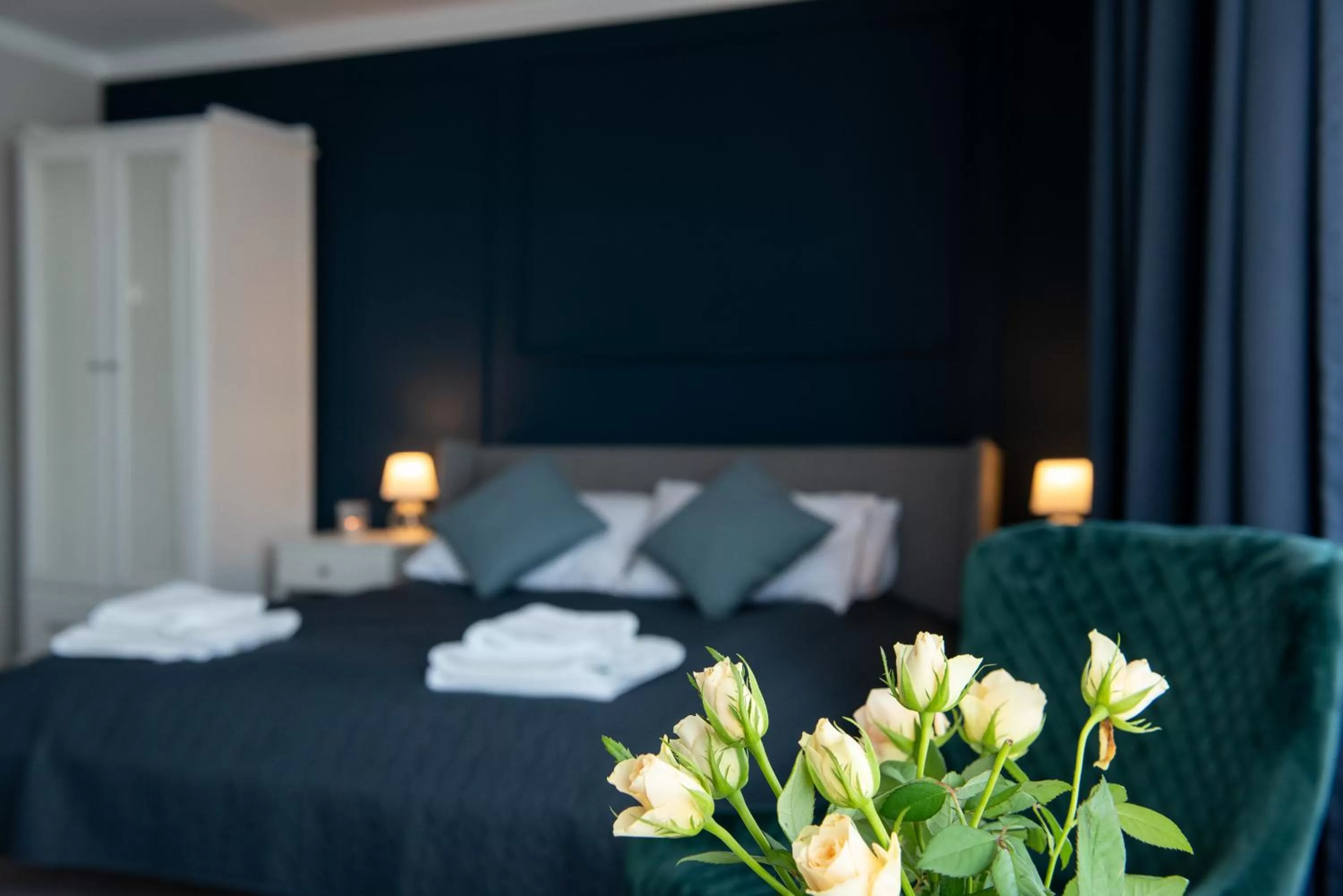 Decorative detail, Bed in JACHTOWA Hotel i Restauracja