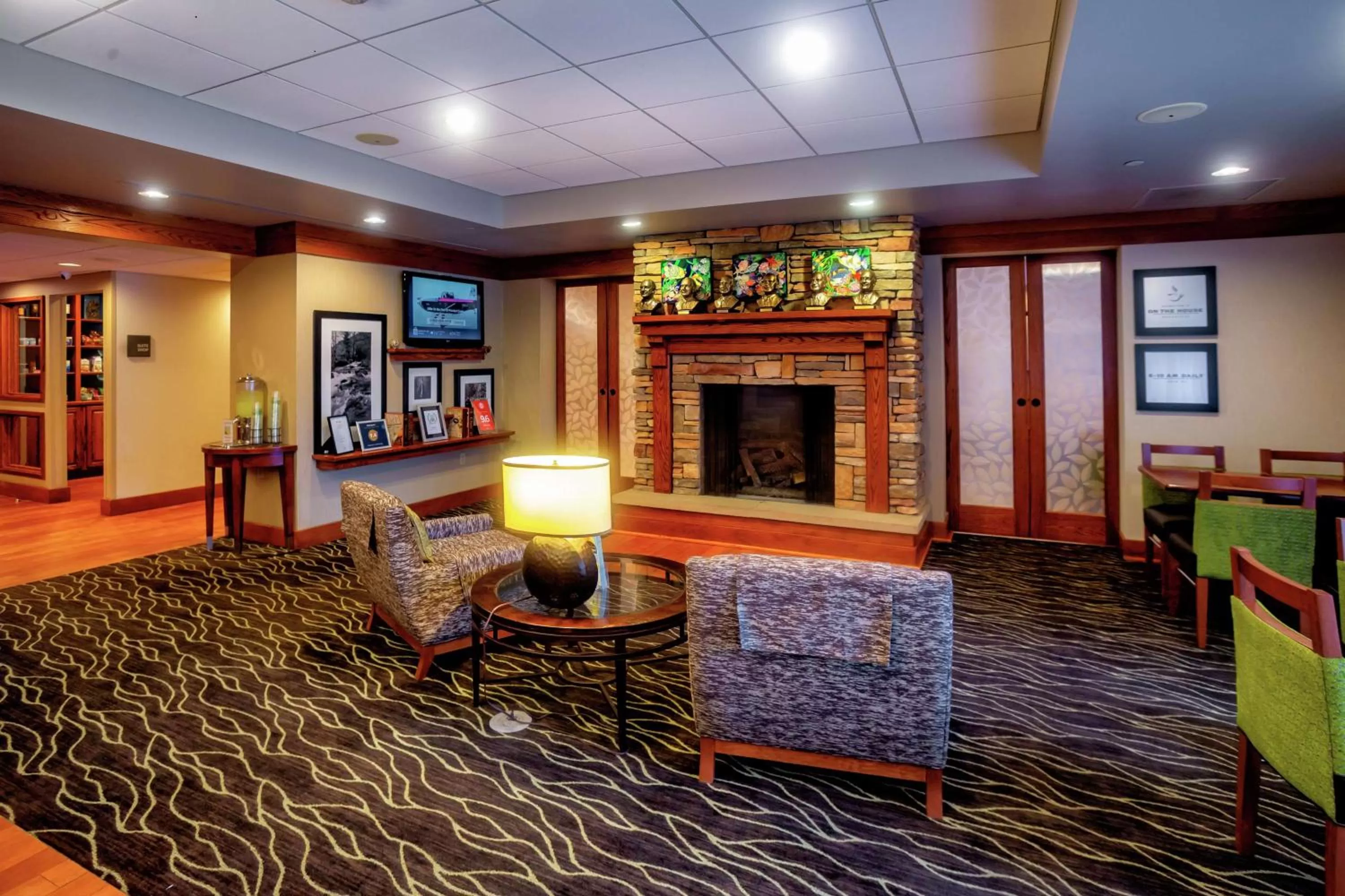 Lobby or reception in Hampton Inn Wheeling