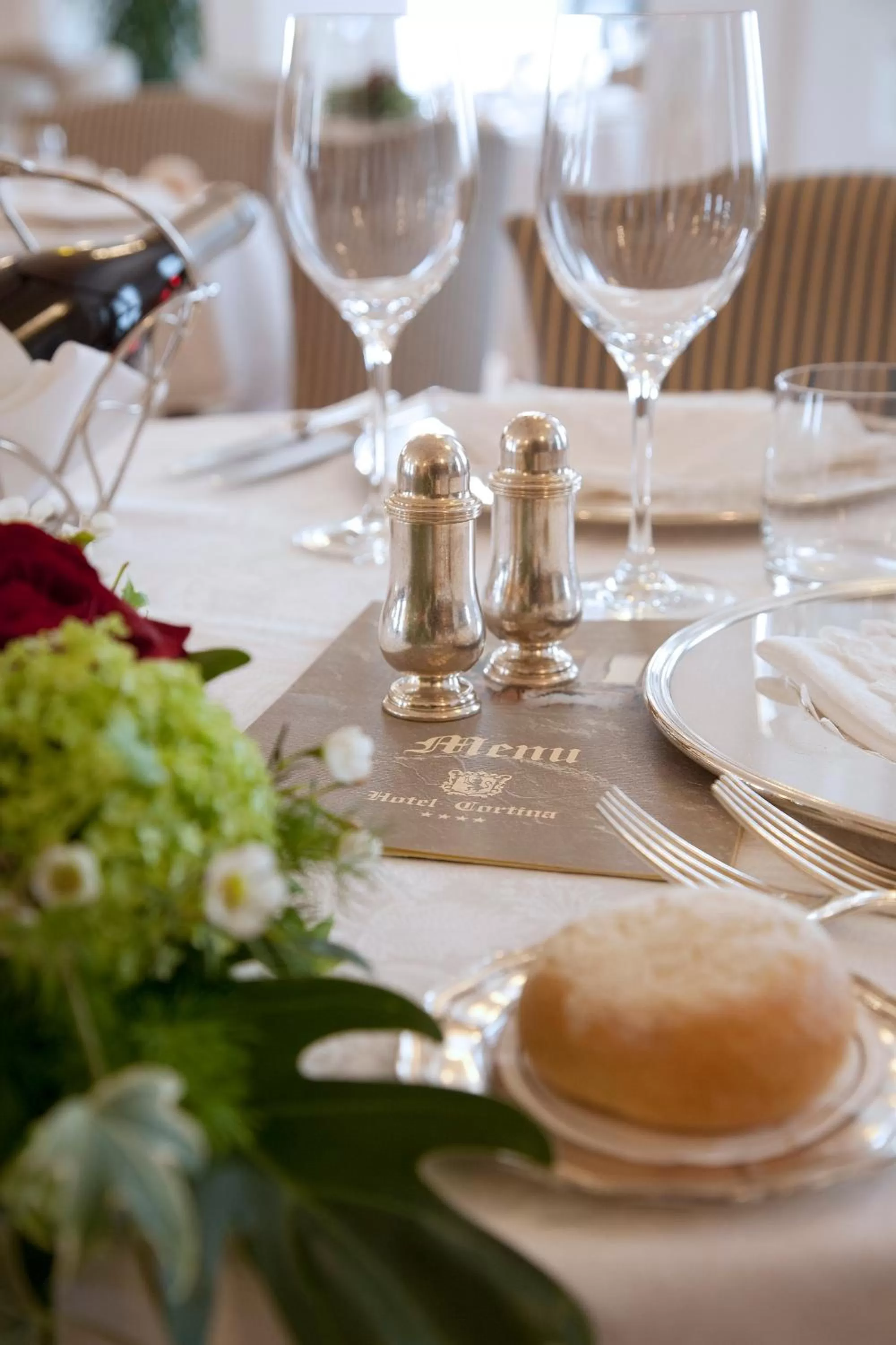 Restaurant/places to eat in Hotel Cortina