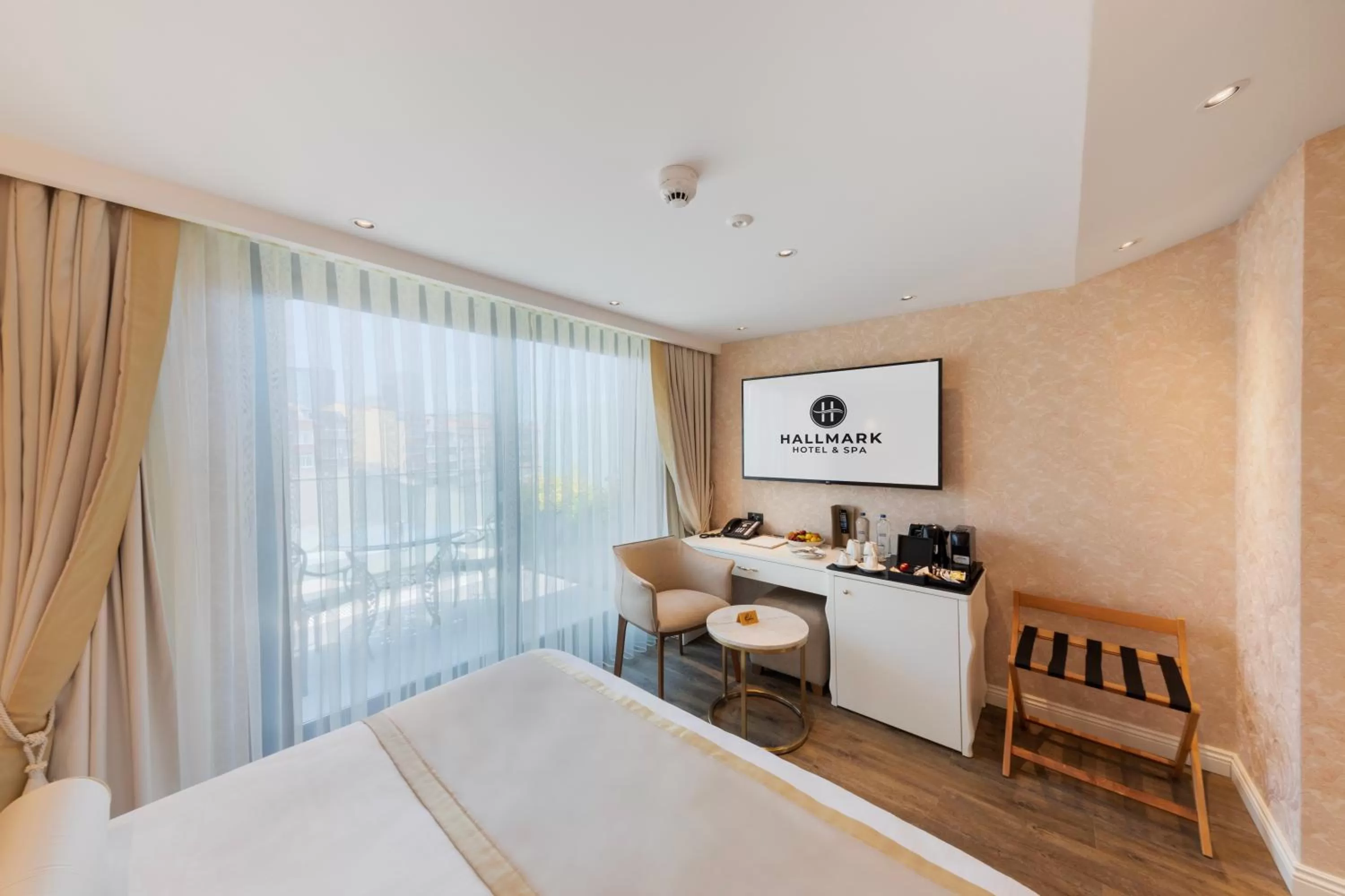 Bed in Hallmark Hotel & SPA Istanbul