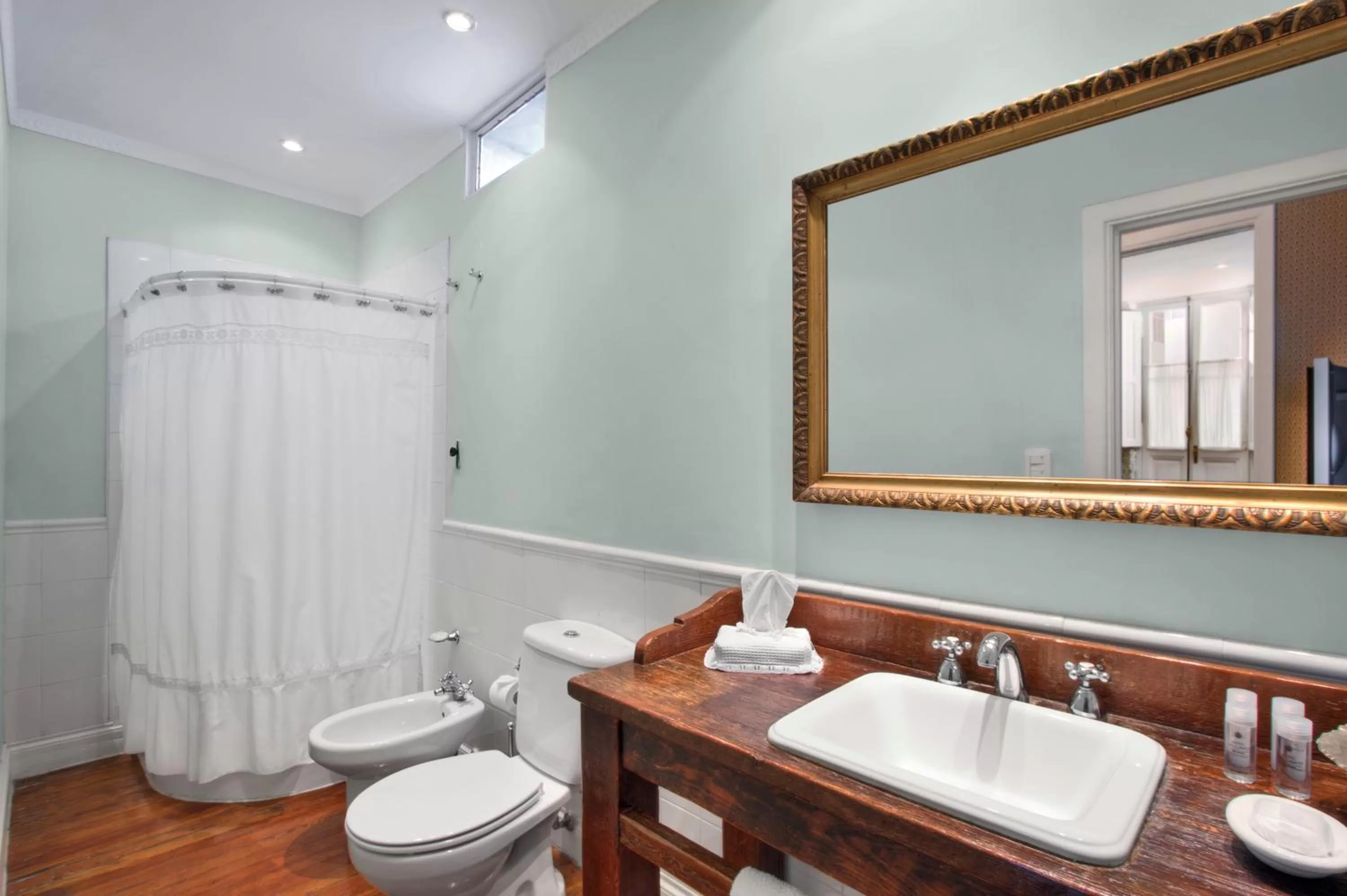 Bathroom in Hotel del Casco