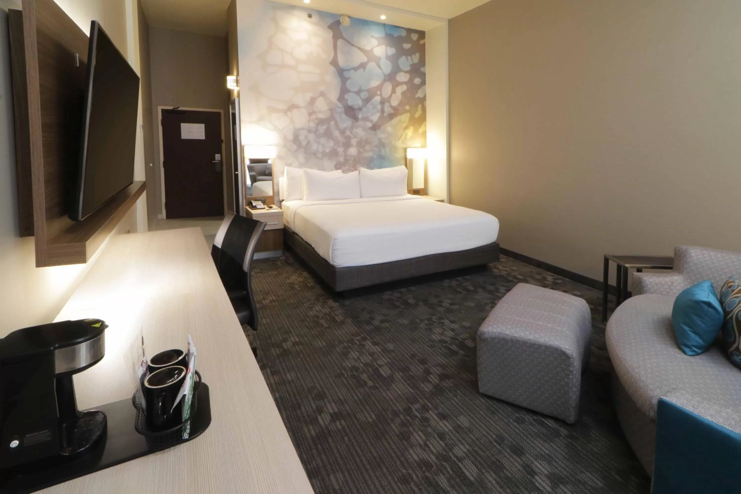 Bedroom, Bed in Courtyard Monterrey Airport