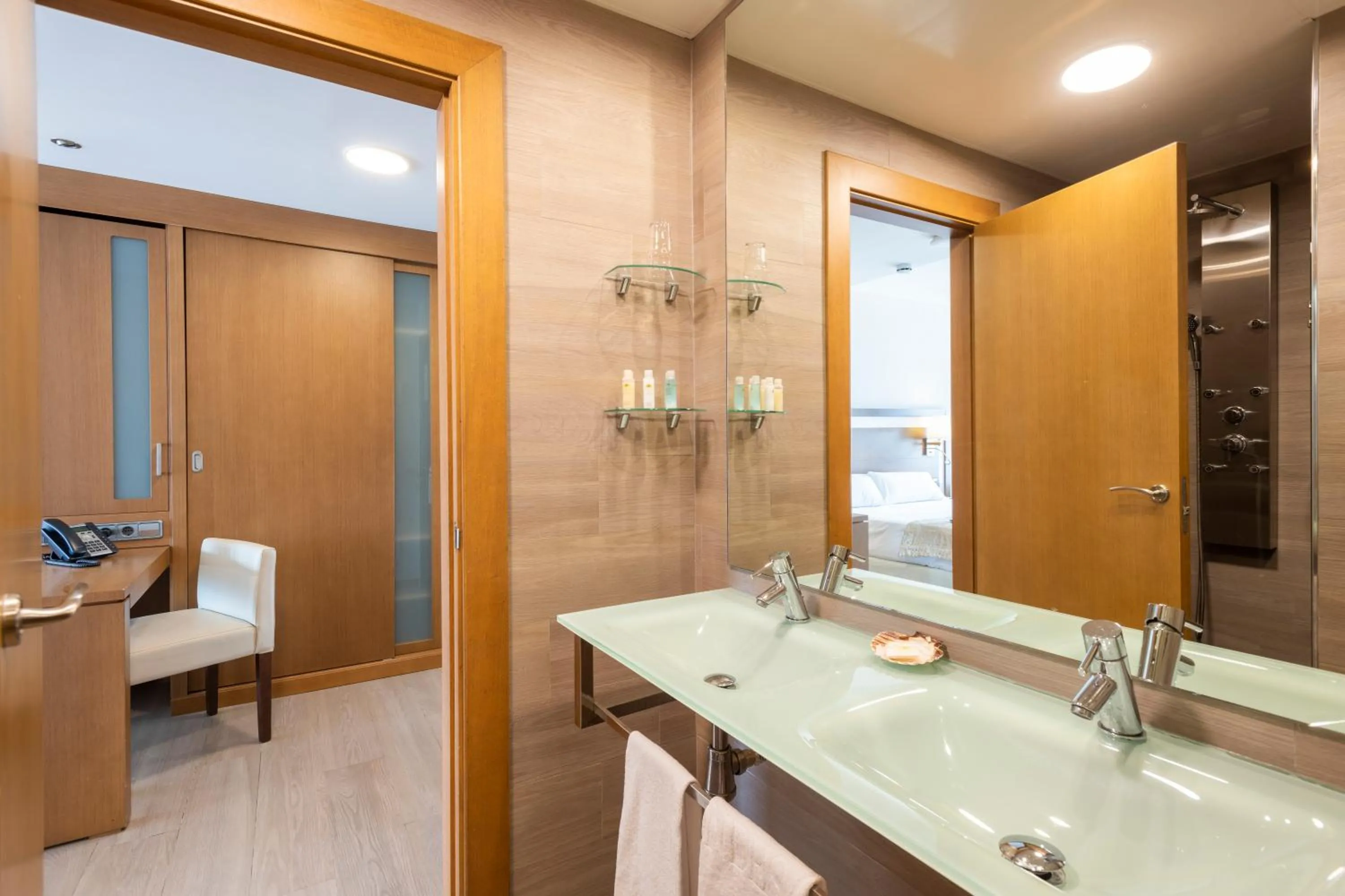 Toilet in Hotel Condesa