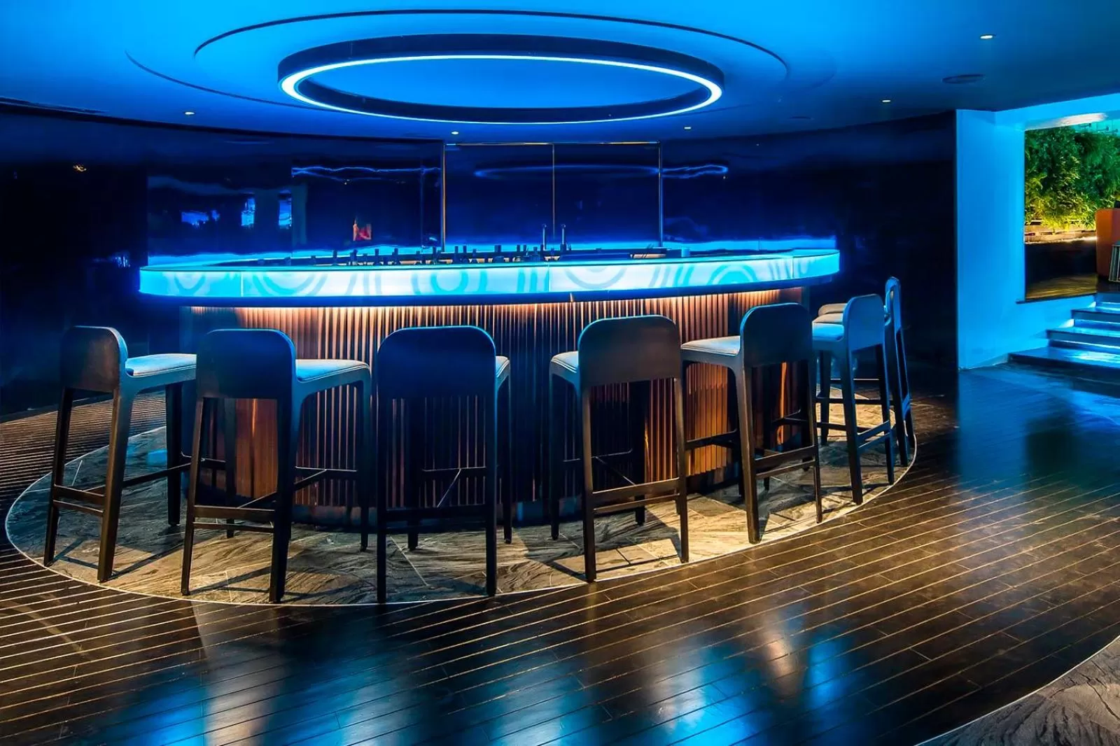 Restaurant/places to eat in lebua at State Tower