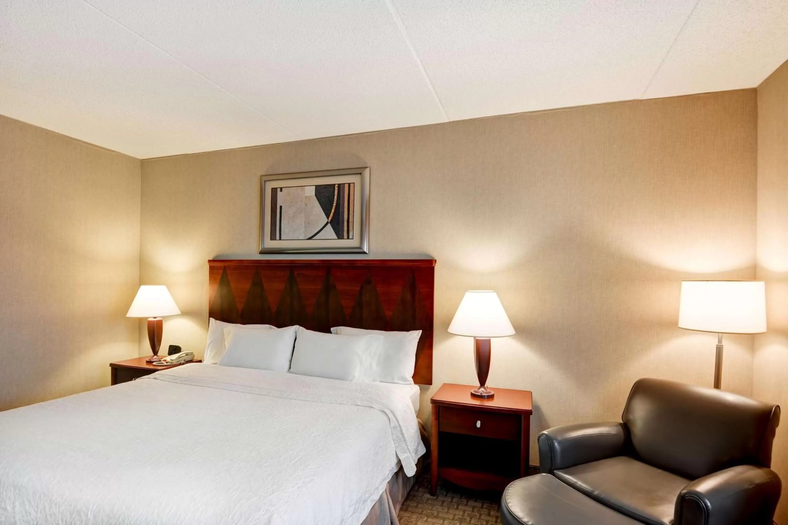 Bed in Hampton Inn Lewisburg