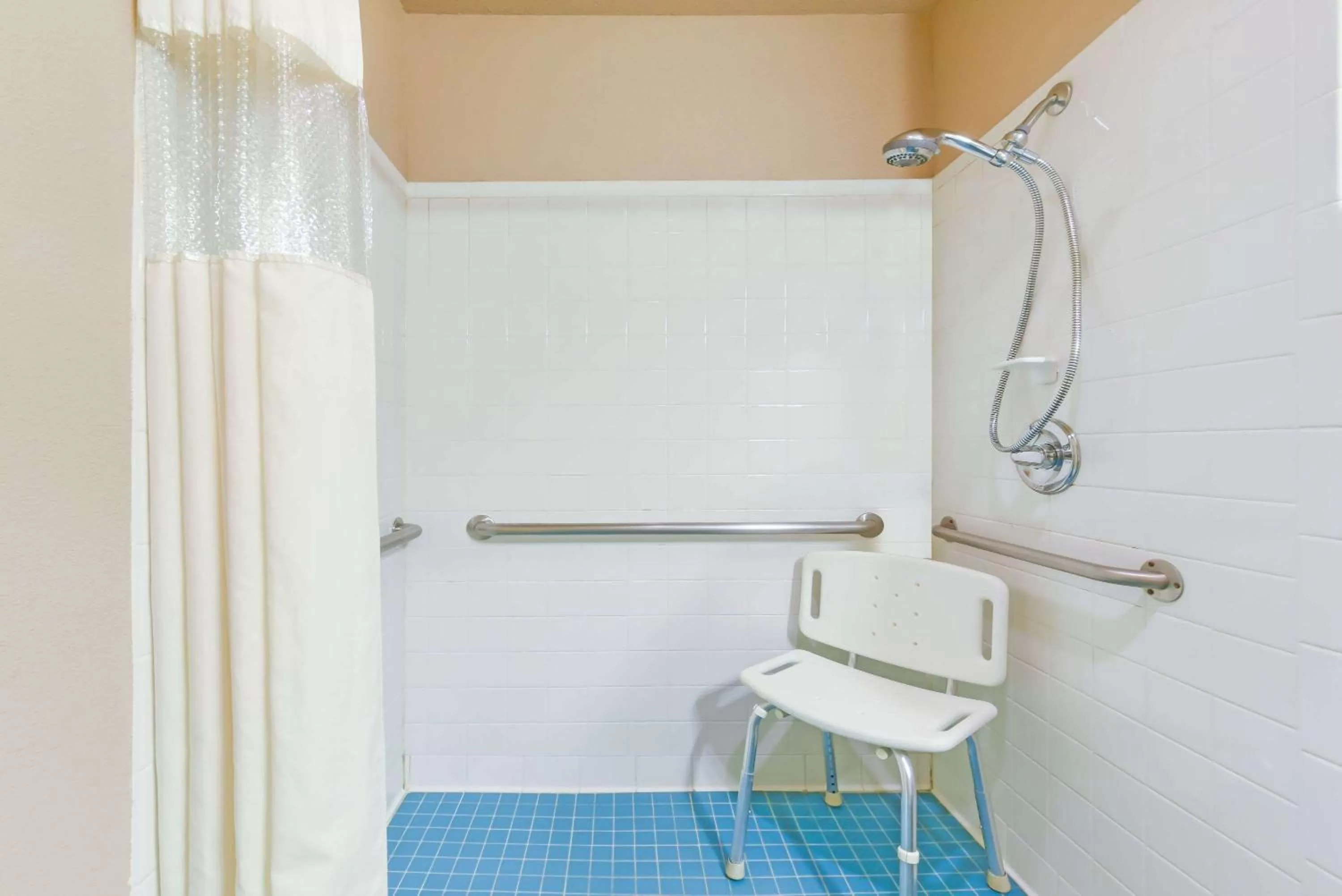 Bathroom in Days Inn by Wyndham Granbury