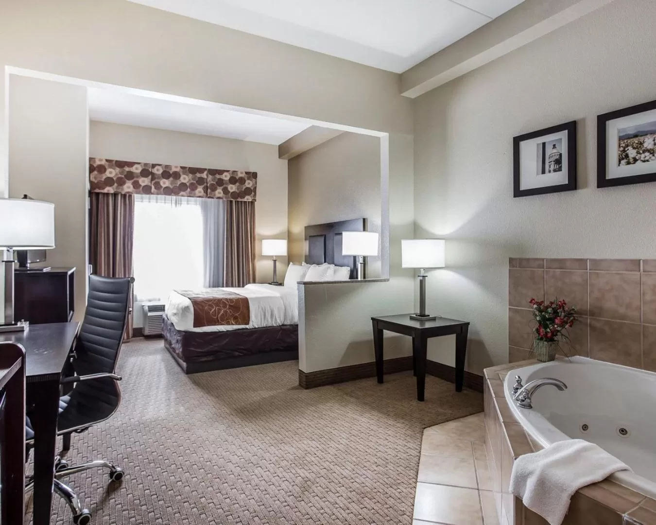 Day, Bed in Comfort Suites Morrow- Atlanta South