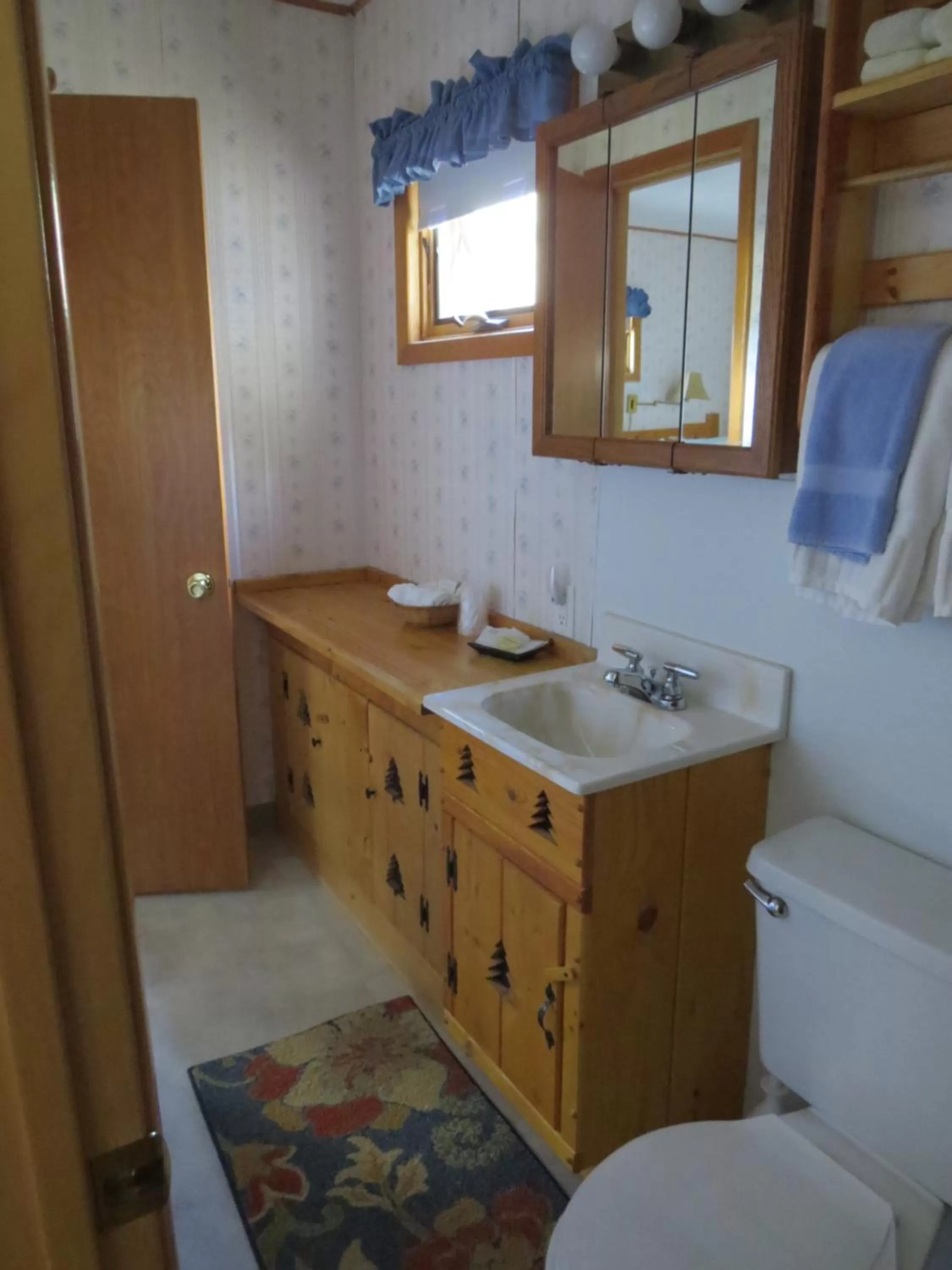 Bathroom in The Pines Country Inn