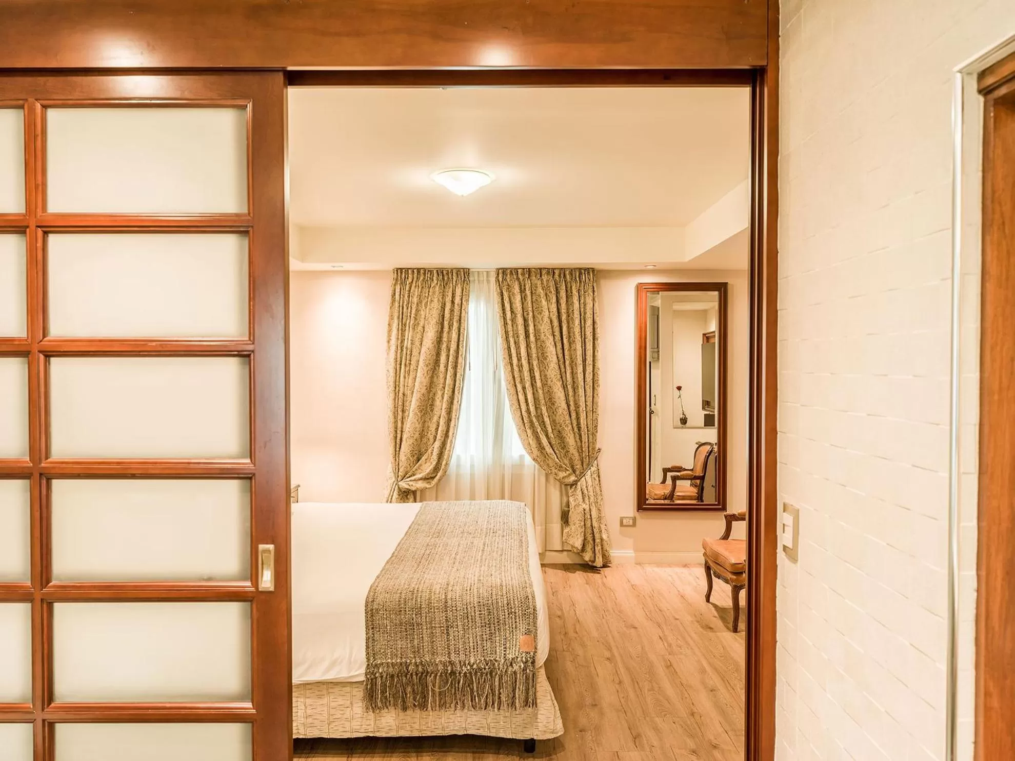 Photo of the whole room, Bed in Melia Recoleta Plaza Hotel