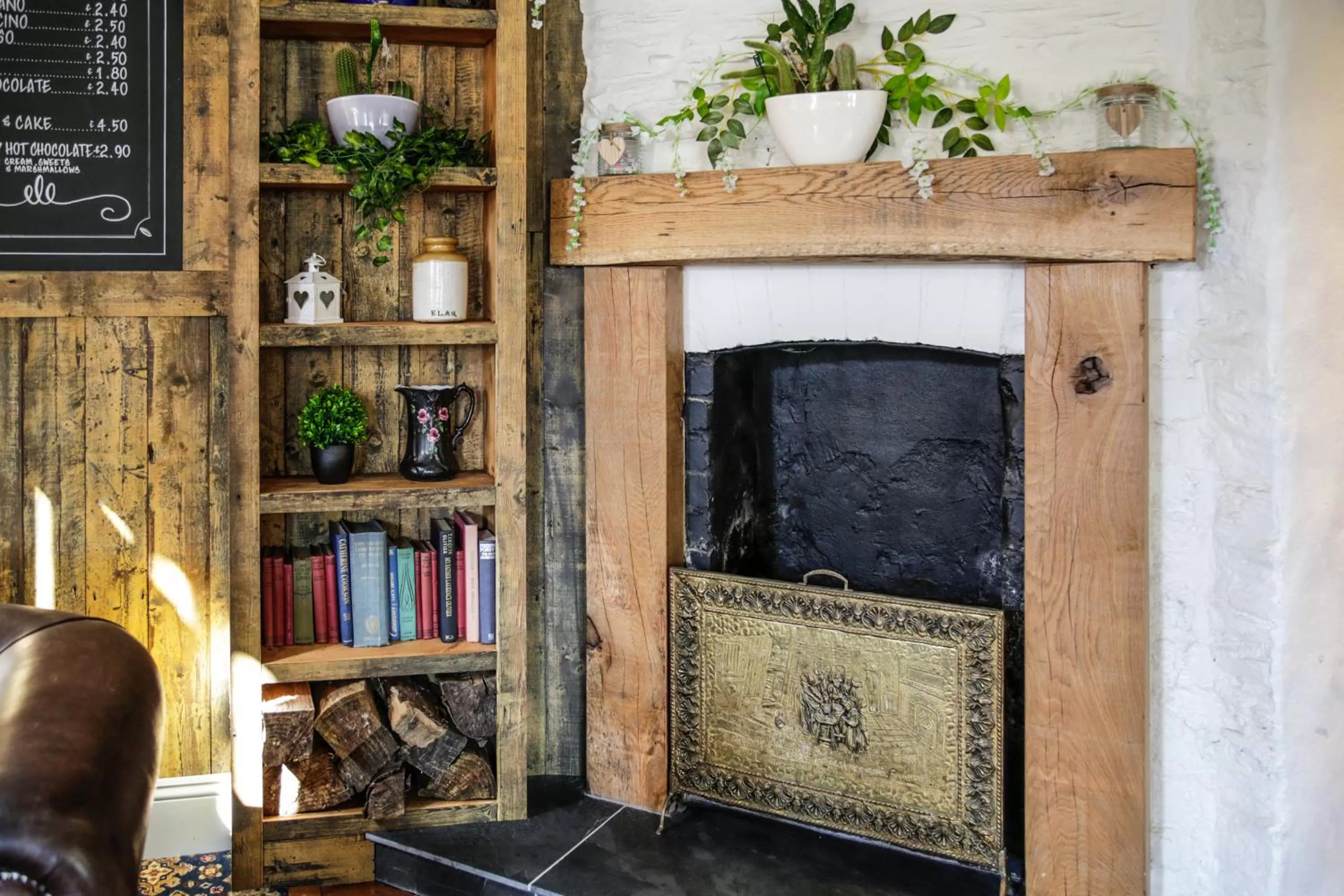 Lounge or bar in The Swan Hotel