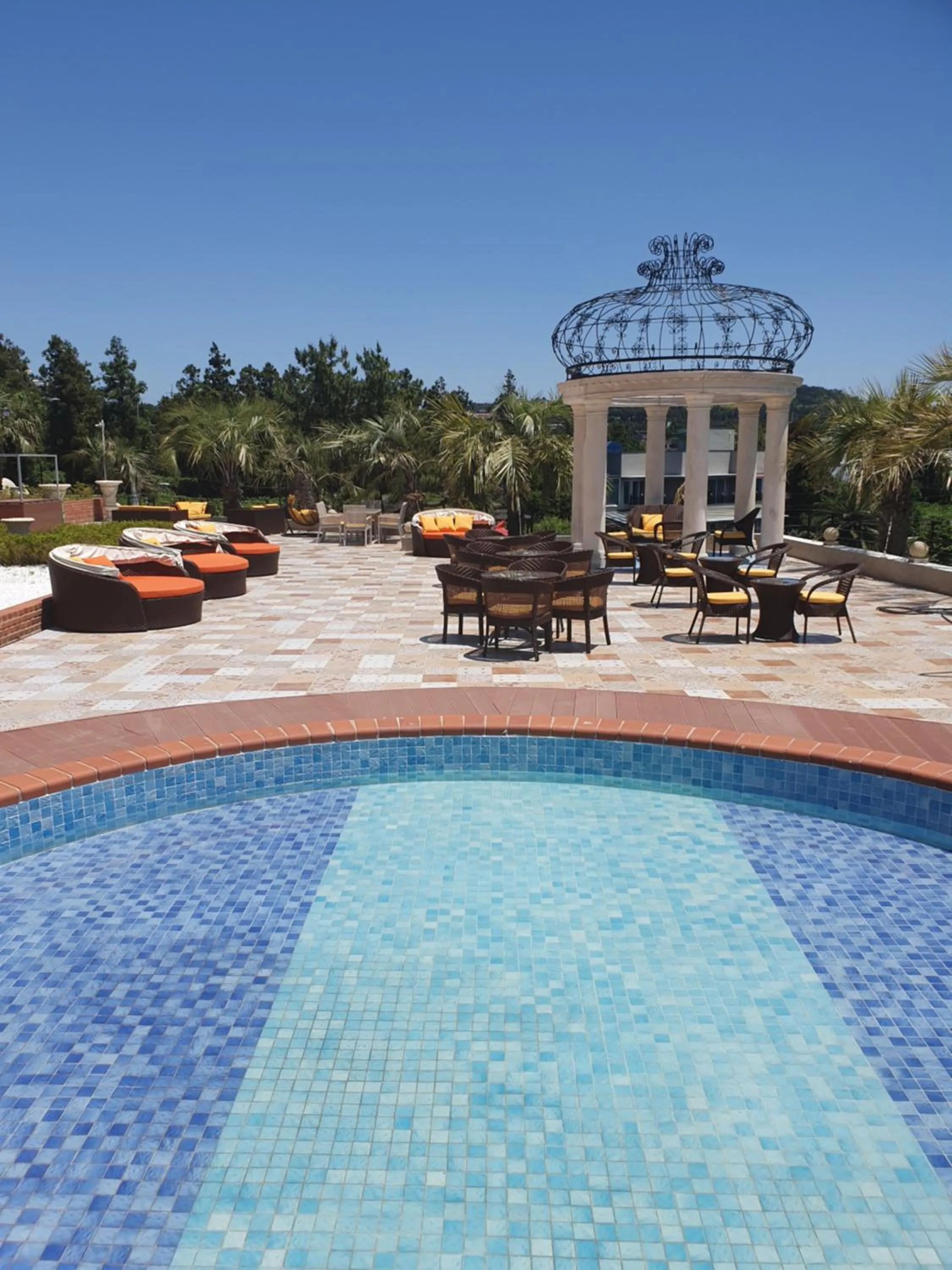 Day in GoldOne Hotel & Suites