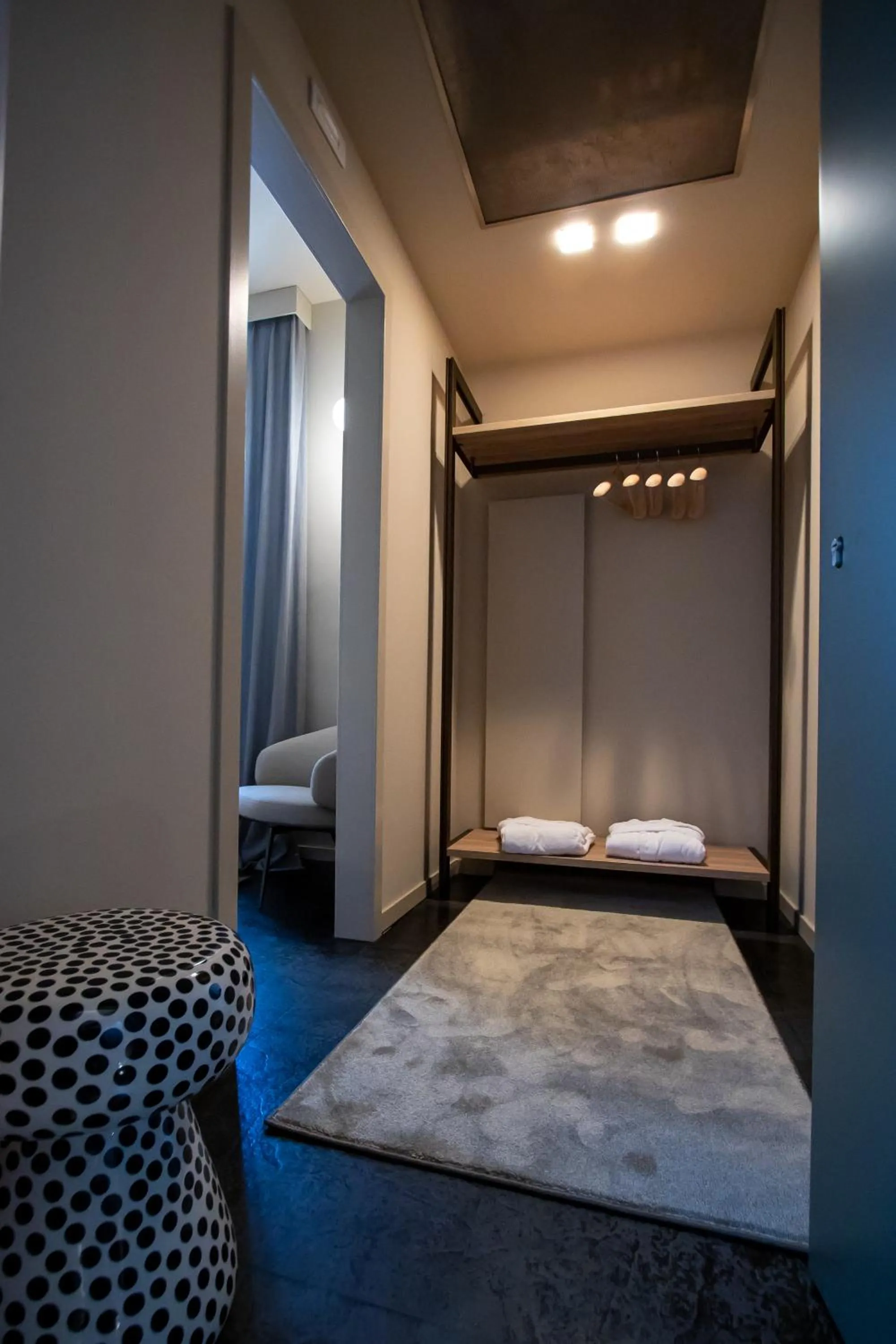 Decorative detail, Bed in Arco Vecchio Urban Suite - Epoca Collection