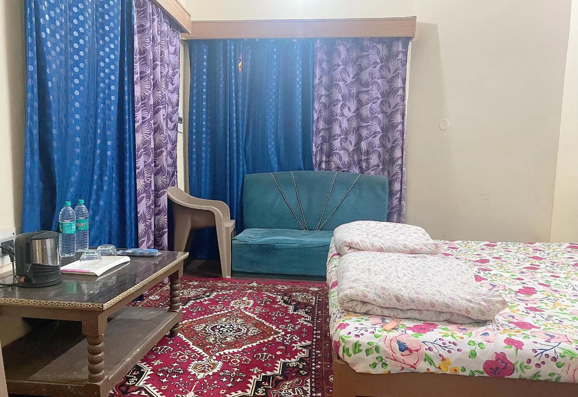 Bed, Seating Area in Pitambra Vishranti Grah