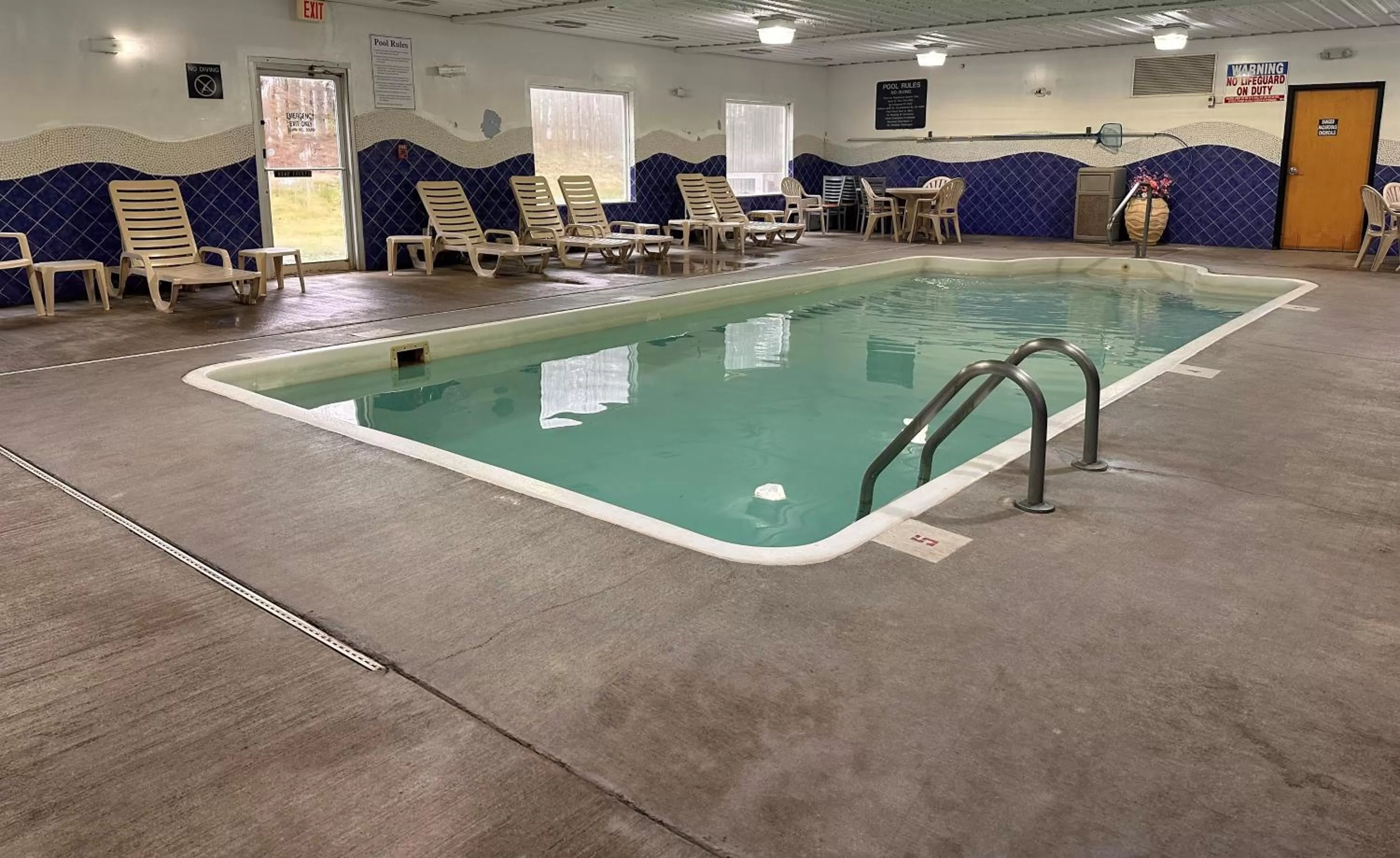 Swimming pool in Baymont by Wyndham Noblesville