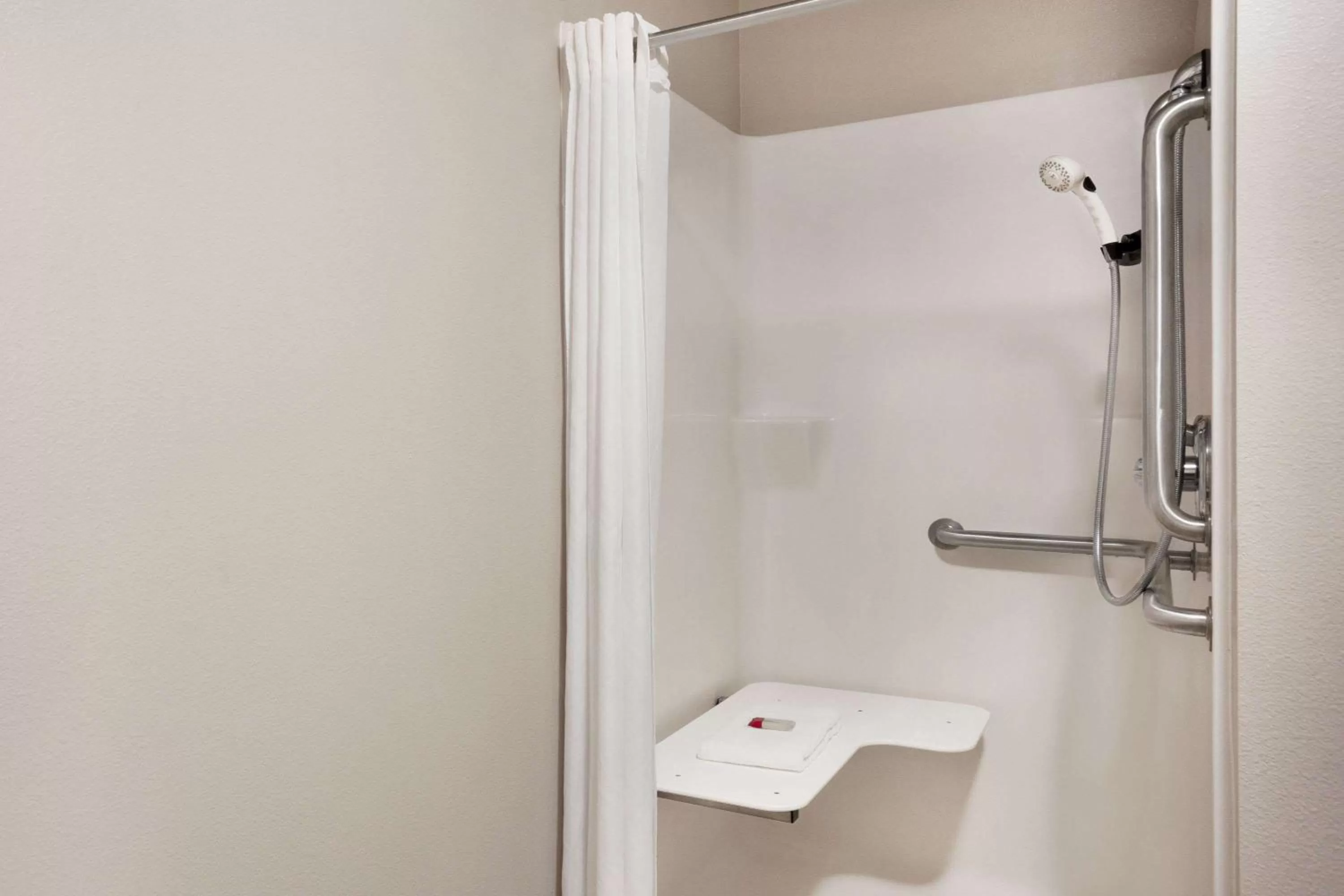 Bathroom in Baymont by Wyndham Hearne