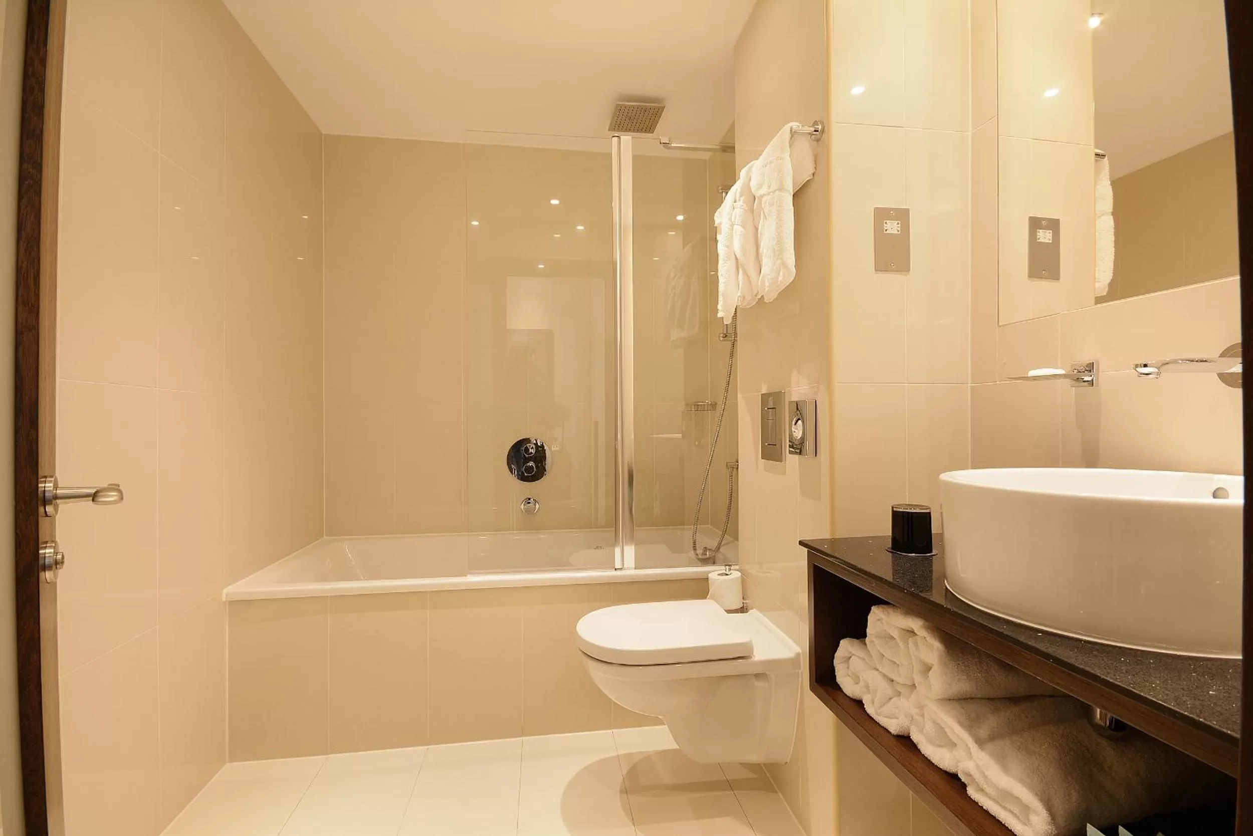 Bathroom in Park Grand Paddington Court