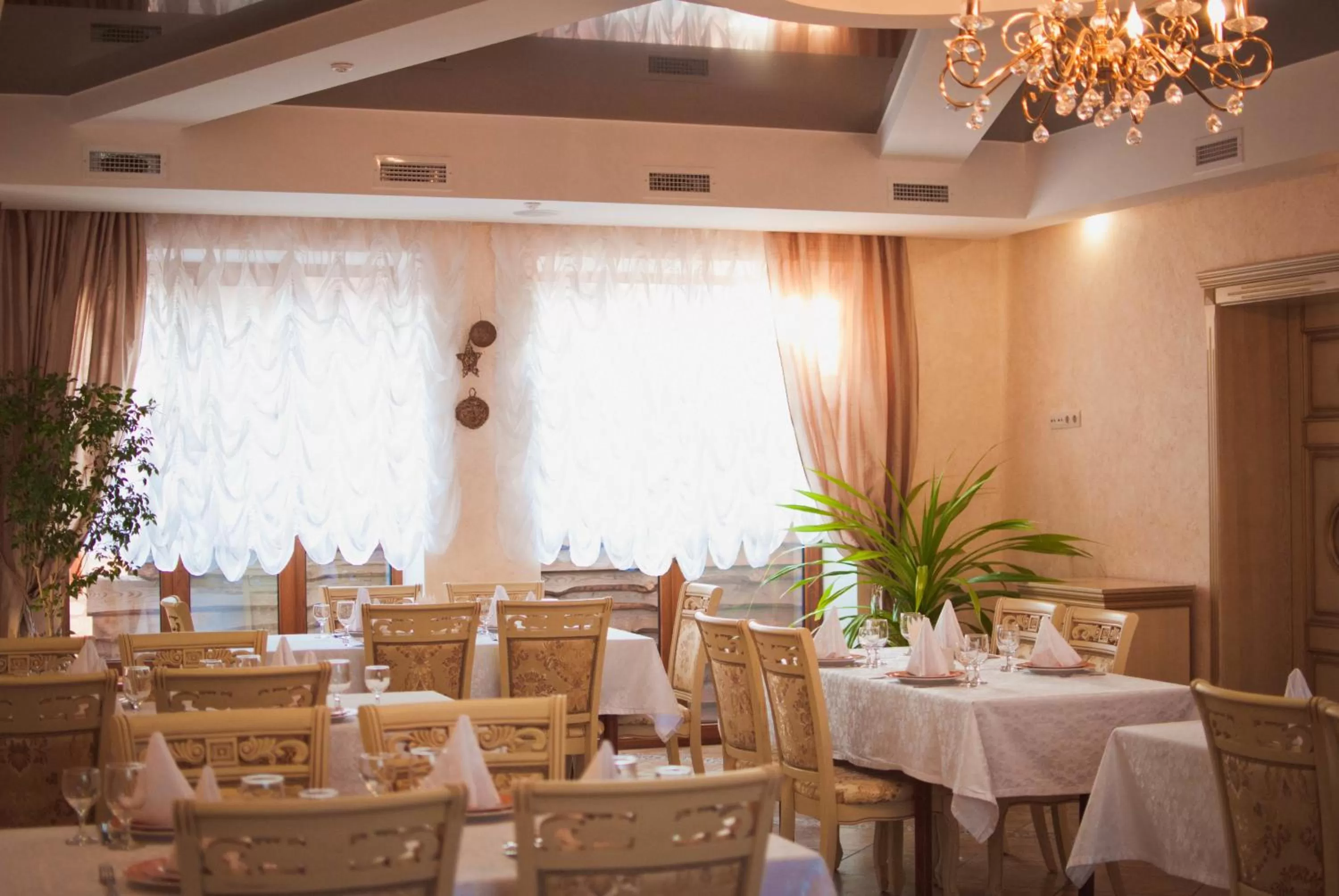 Restaurant/places to eat in Veles Hotel