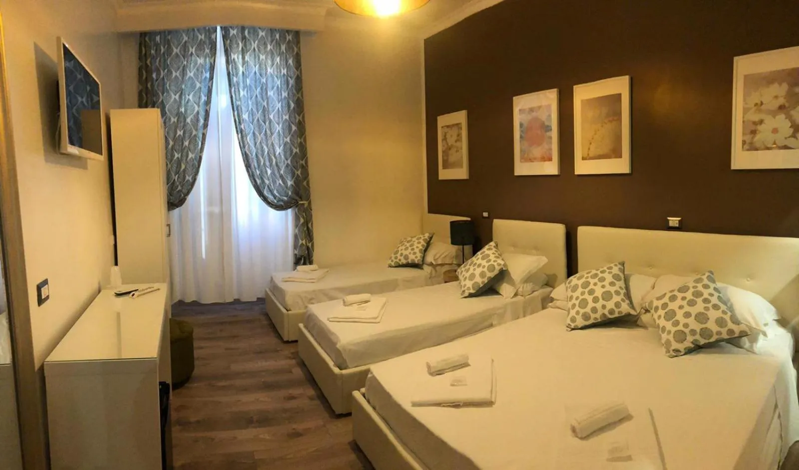 Photo of the whole room, Bed in The Place In Rome Guest House
