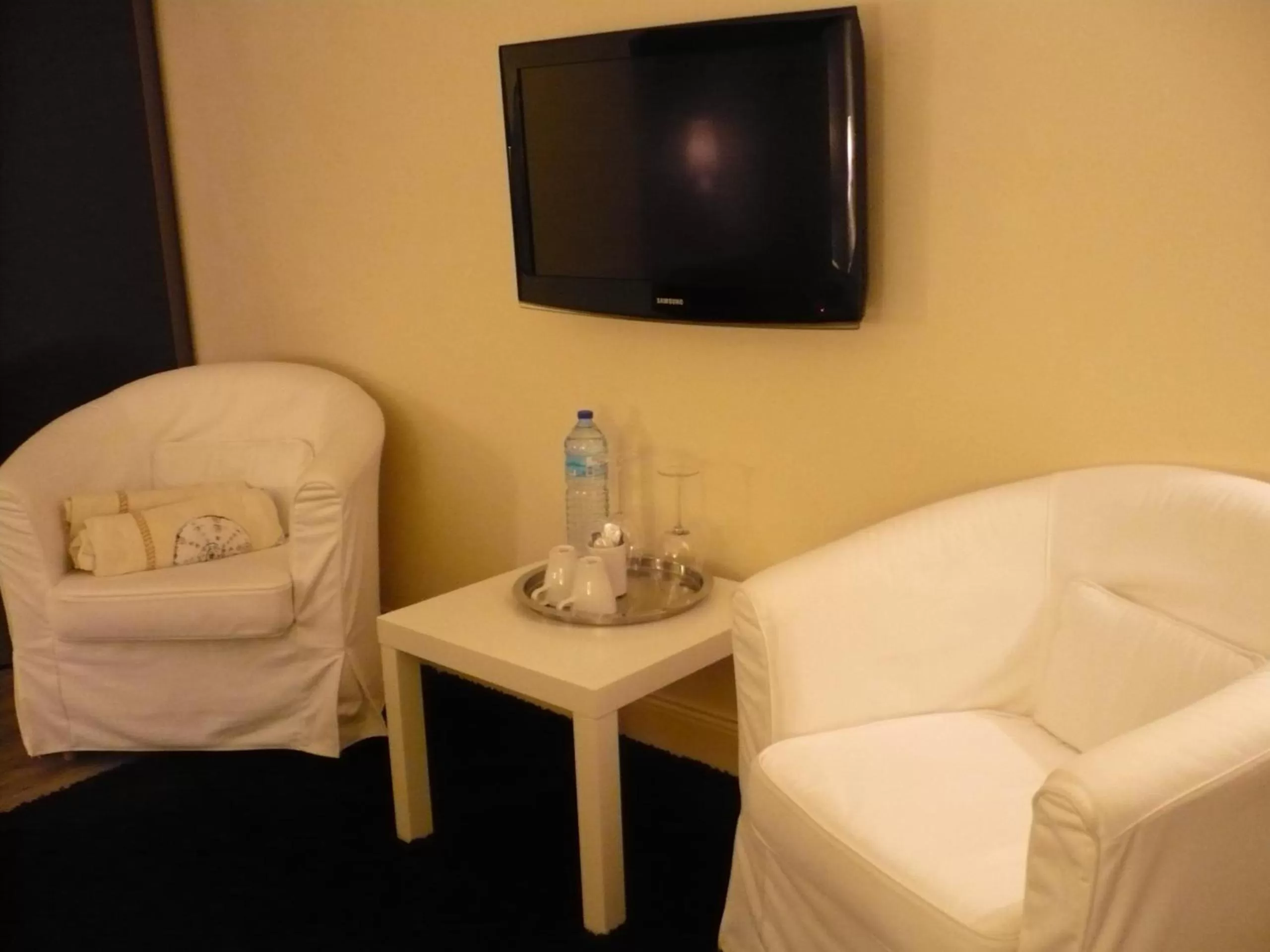 Seating area in Château de Valloubière