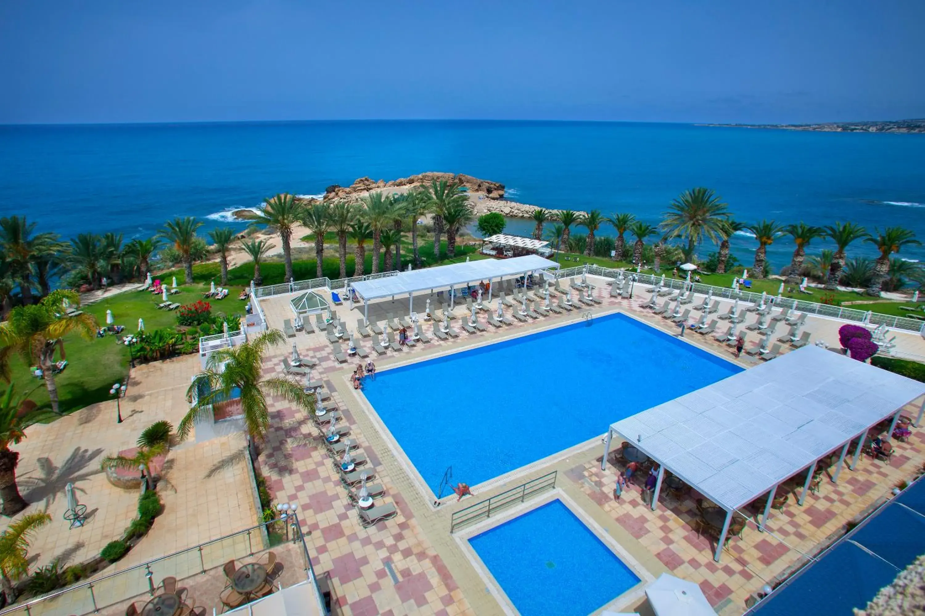 Queens Bay Hotel Queens Bay Hotel