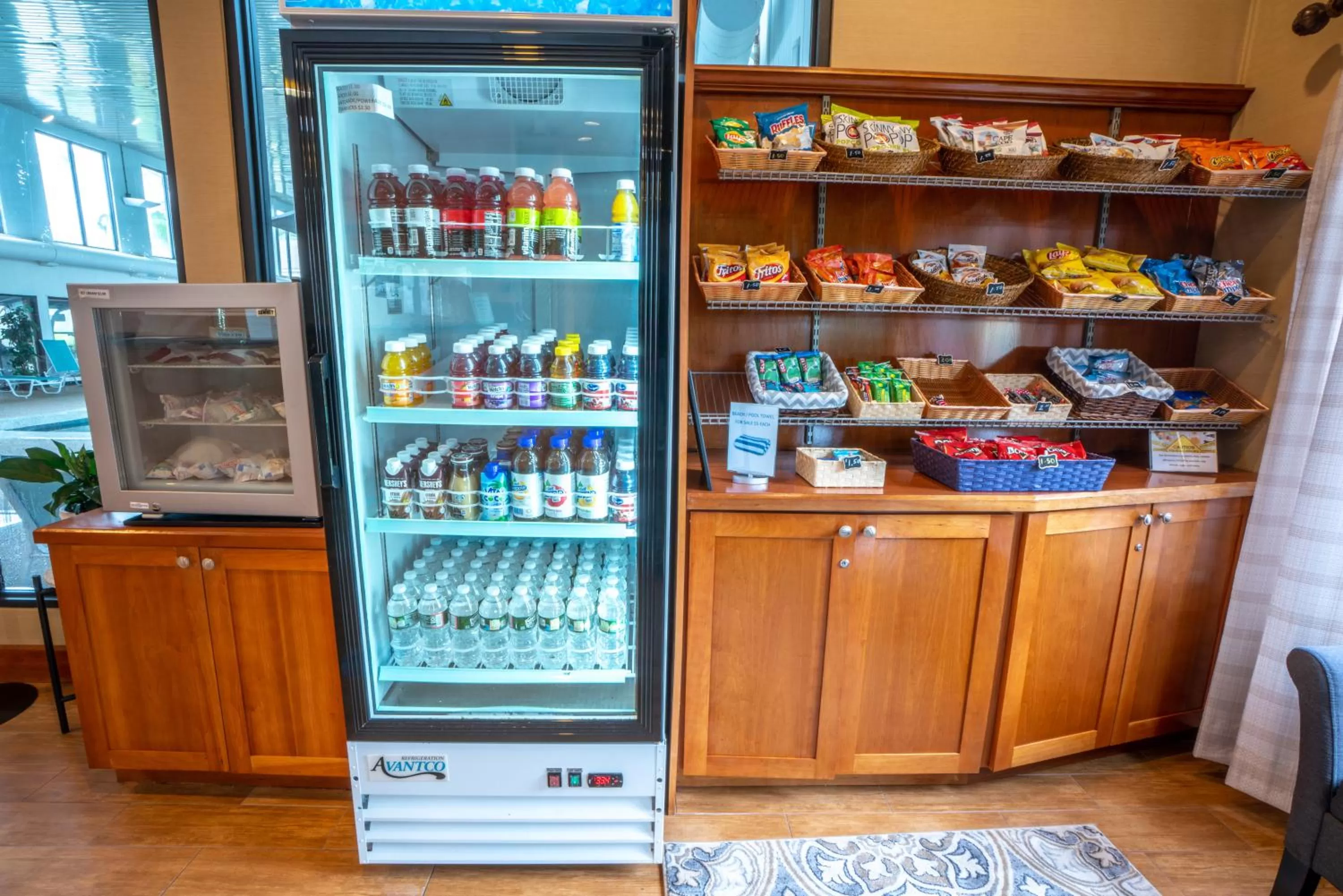 Food and drinks in All Seasons Resort, Trademark Collection by Wyndham