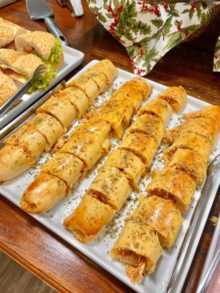 Buffet breakfast in Pousada Paraíso Tropical