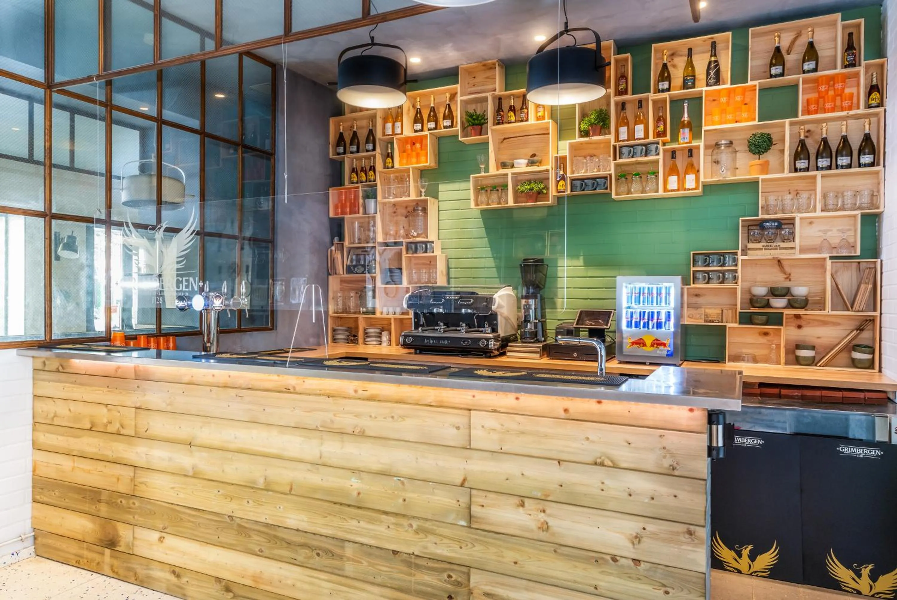 Lounge or bar in Hôtel Ozz by Happyculture