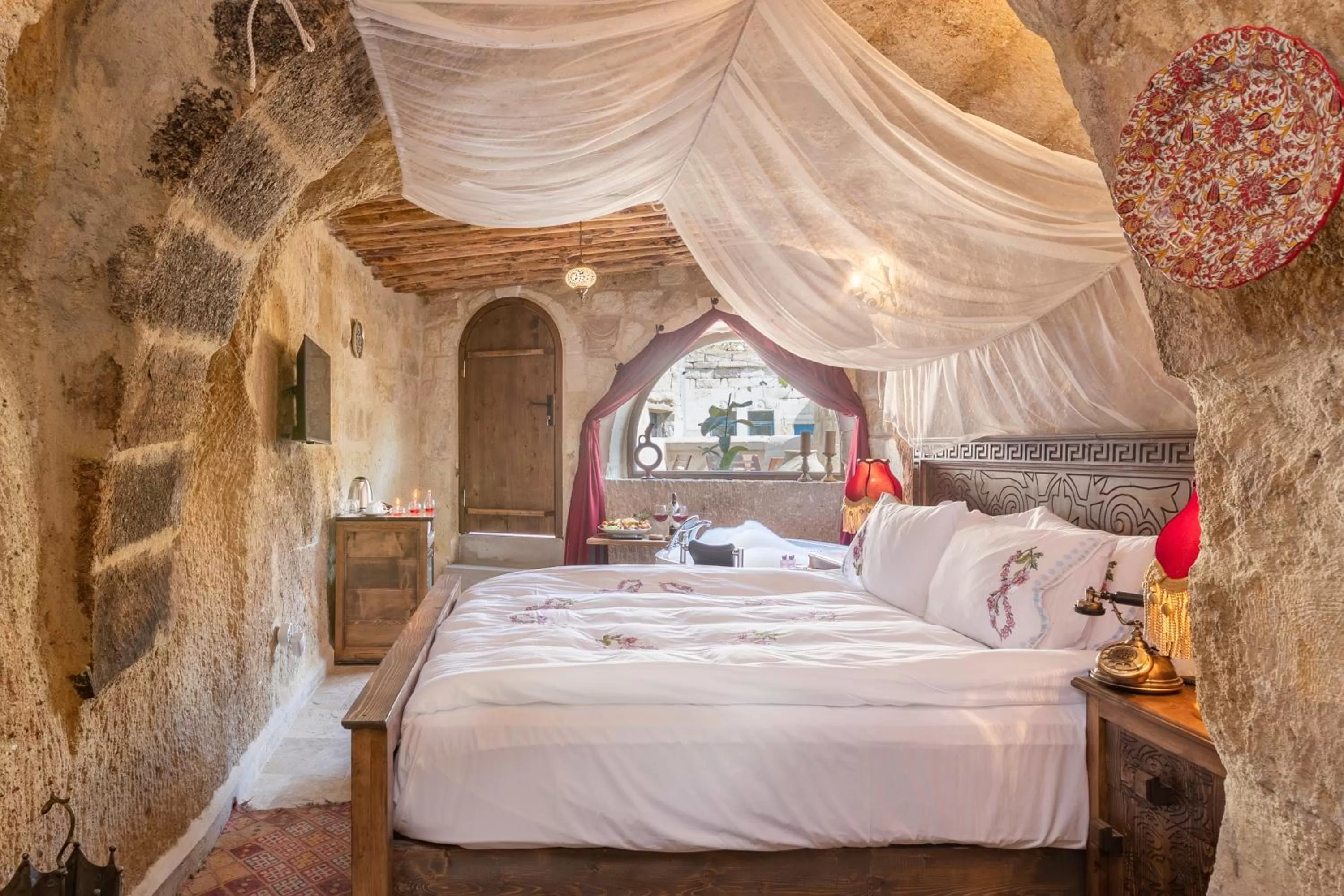 Photo of the whole room, Bed in Kayata Cave Suites Special Class