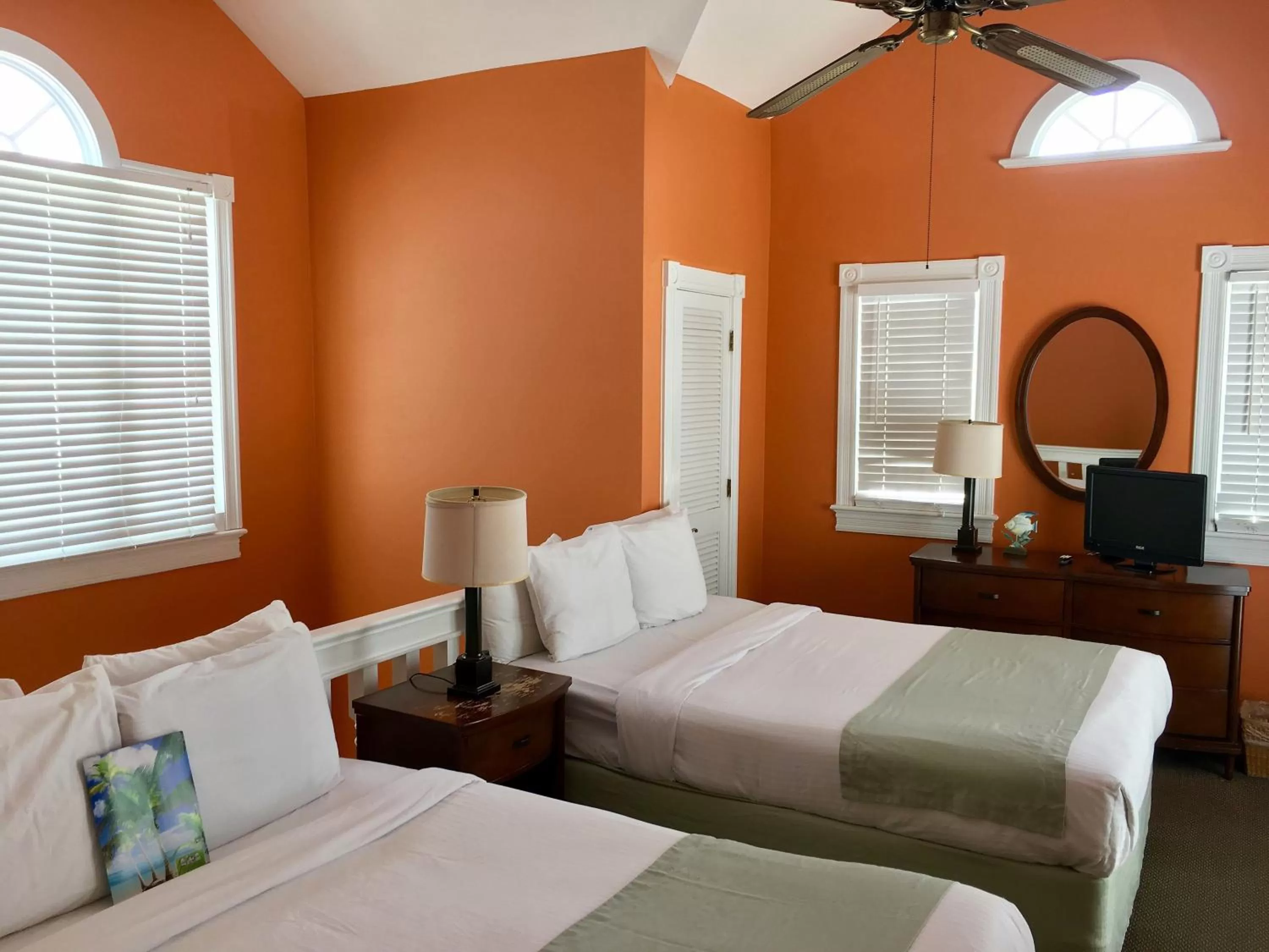 Bedroom, Bed in Douglas House