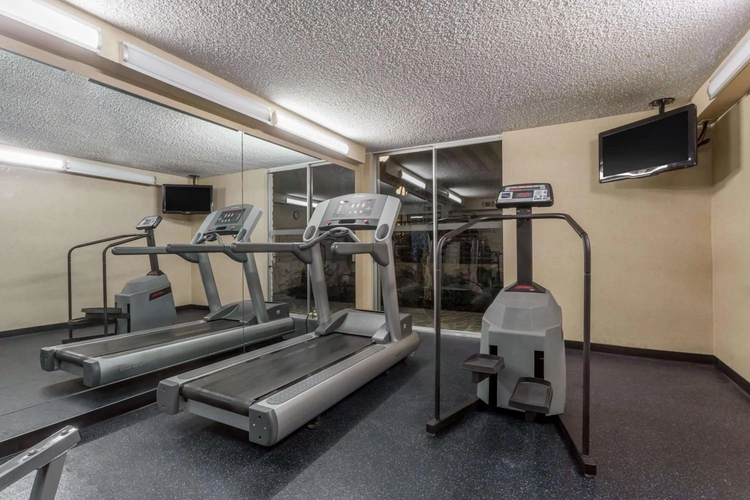 Fitness centre/facilities in Wyndham Garden Fresno Yosemite Airport