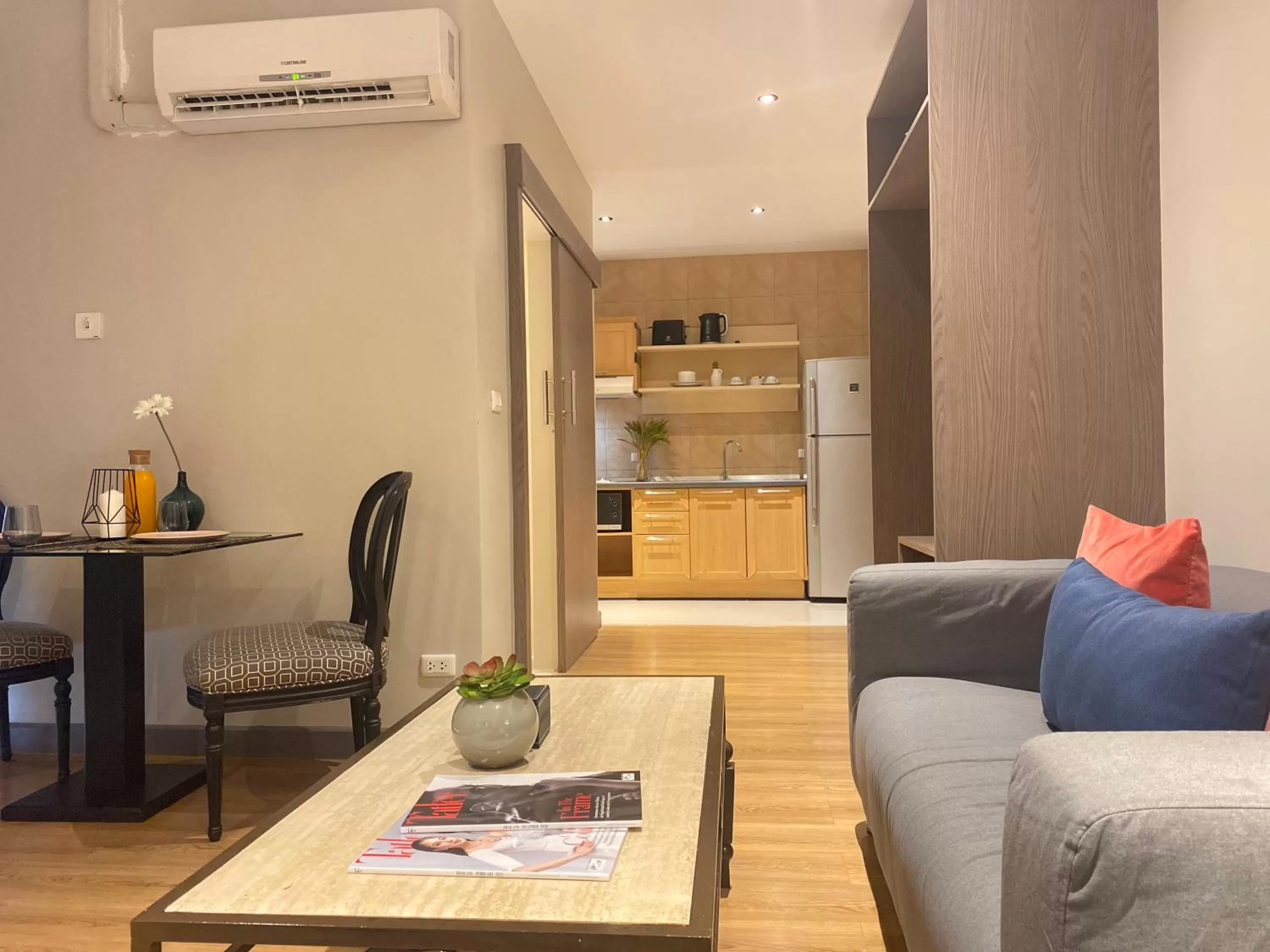 Kitchen or kitchenette in Asoke Residence Sukhumvit by UHG