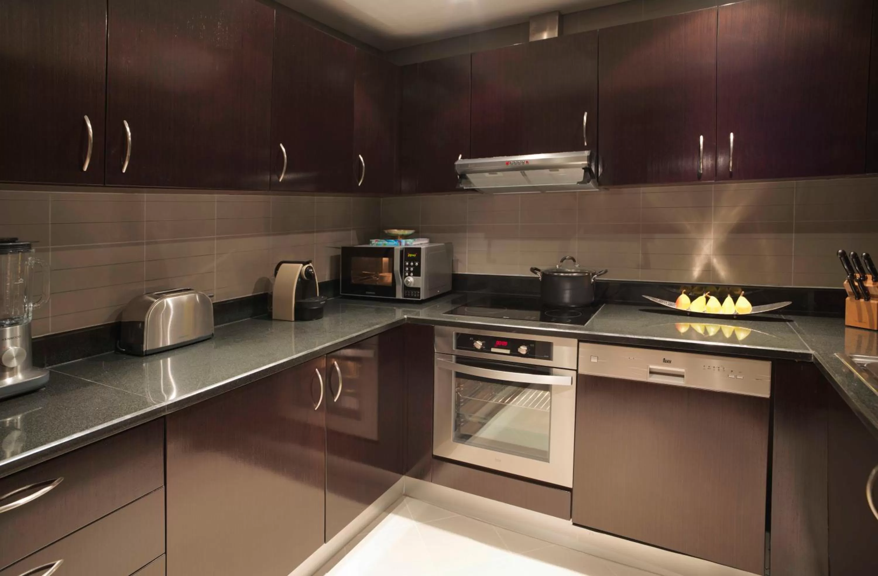 Kitchen or kitchenette in Anantara The Palm Dubai Resort