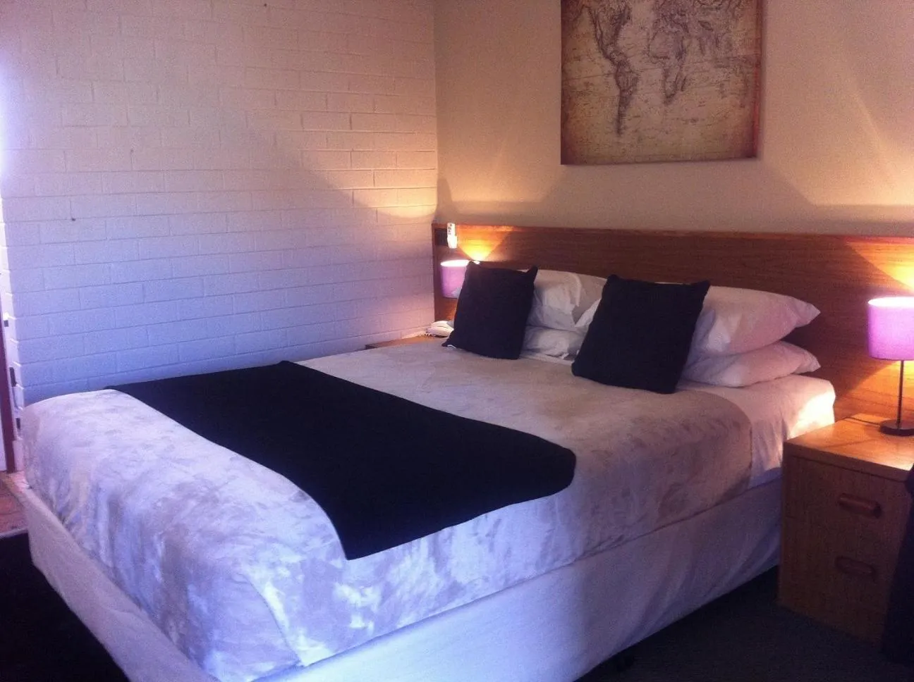 Photo of the whole room, Bed in Elsinor Motor Lodge