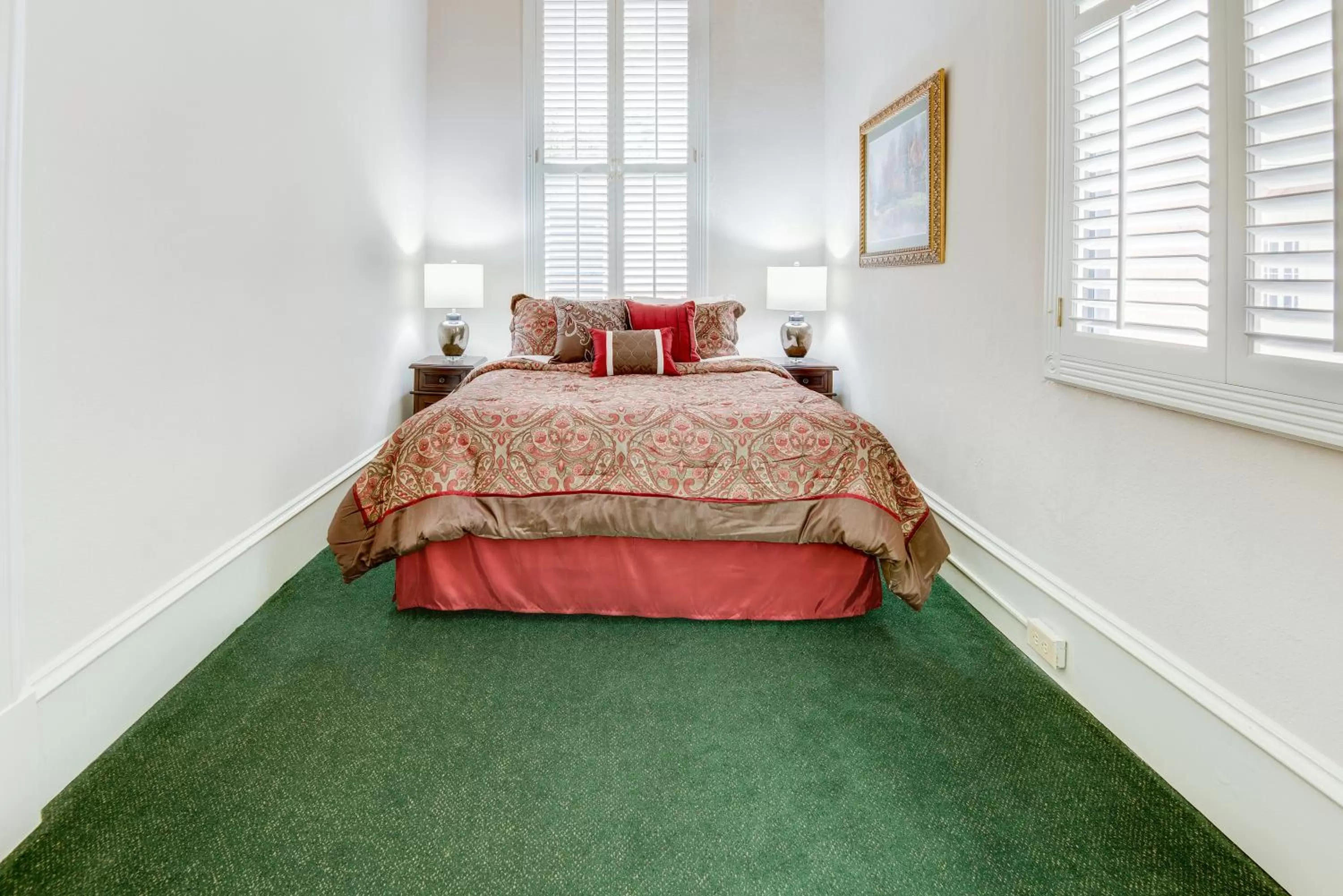 Photo of the whole room, Bed in Chateau Orleans