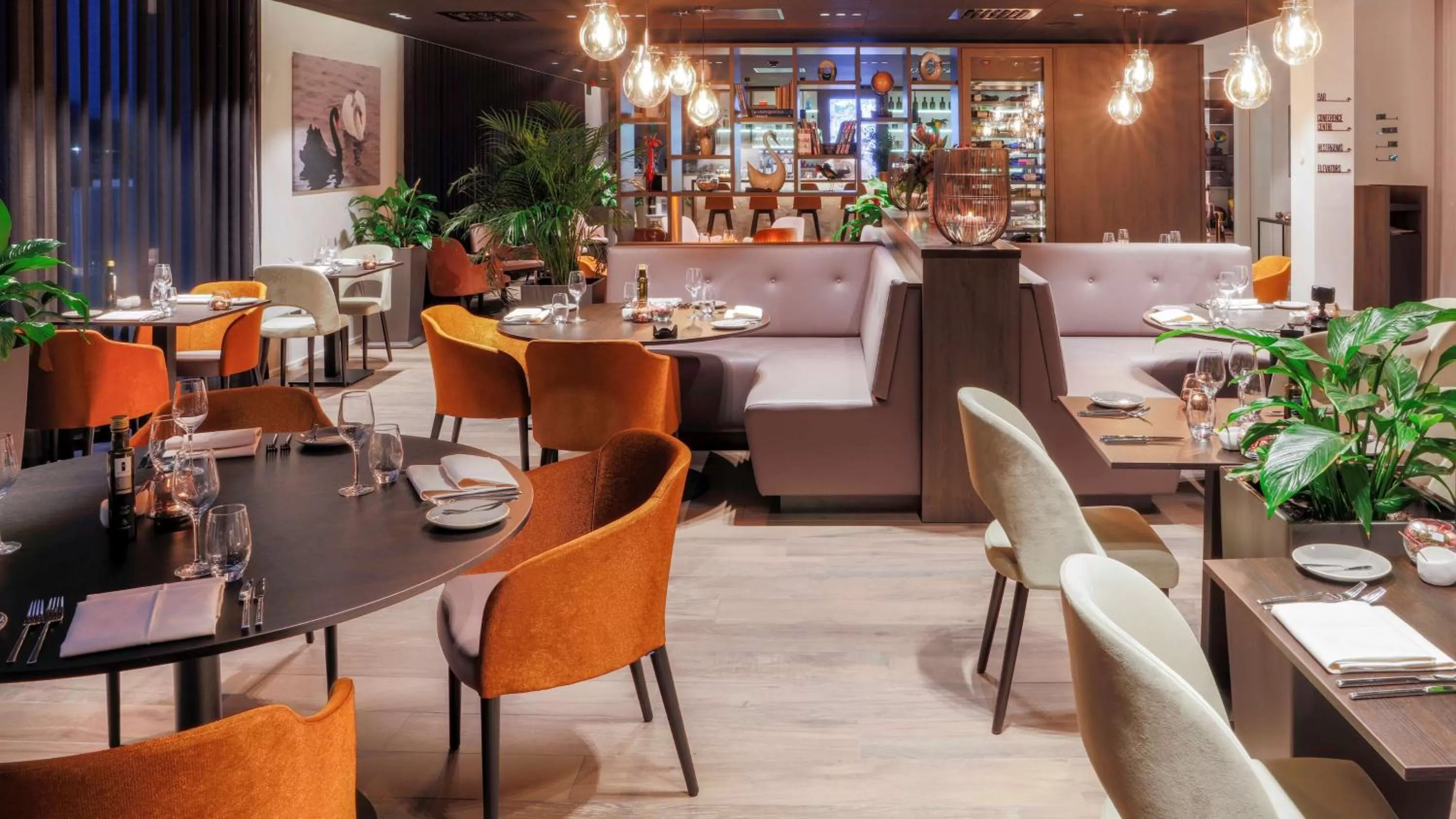 Restaurant/places to eat in Radisson Blu Hotel, Bruges