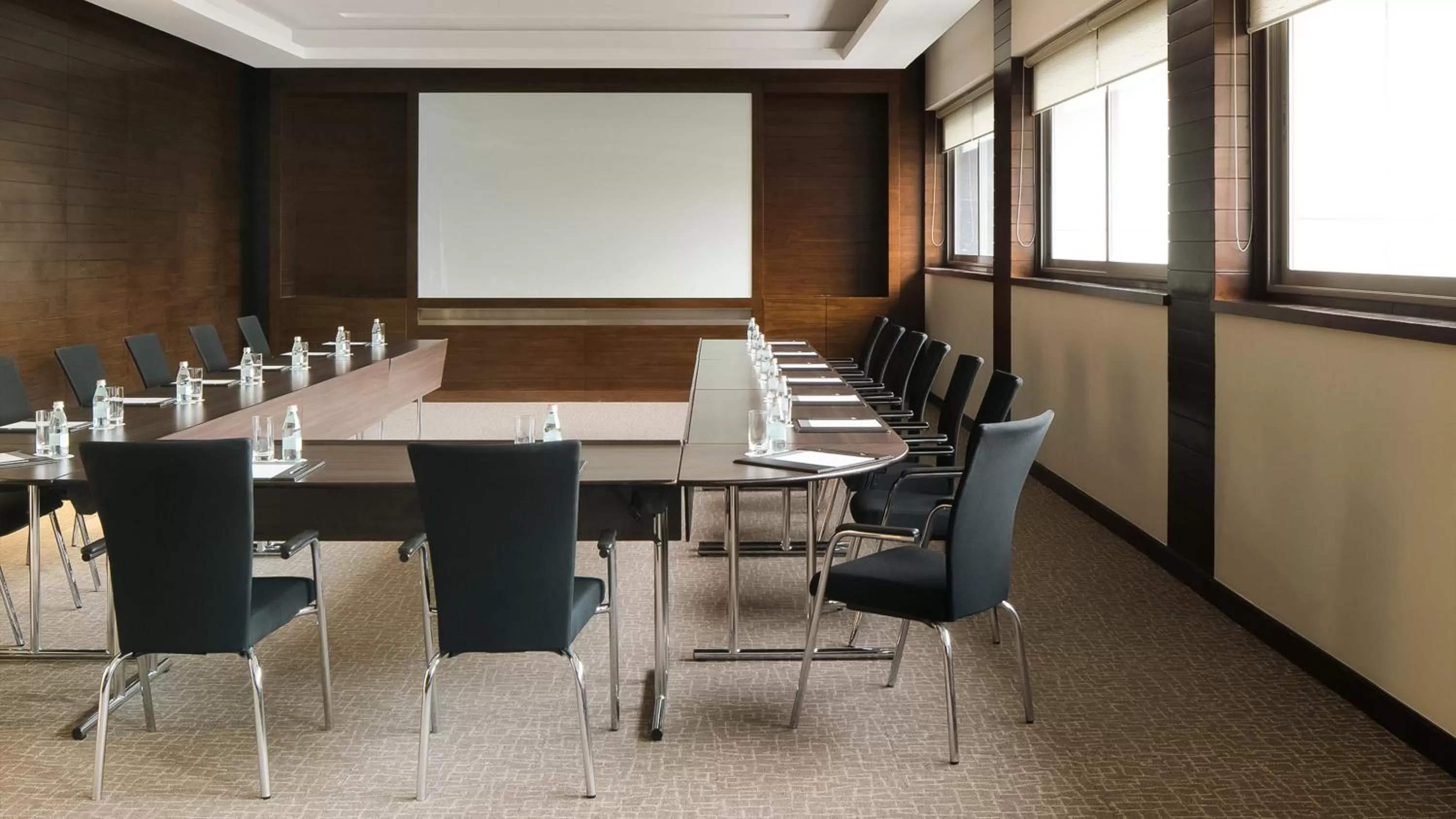 Meeting/conference room in InterContinental Bahrain by IHG